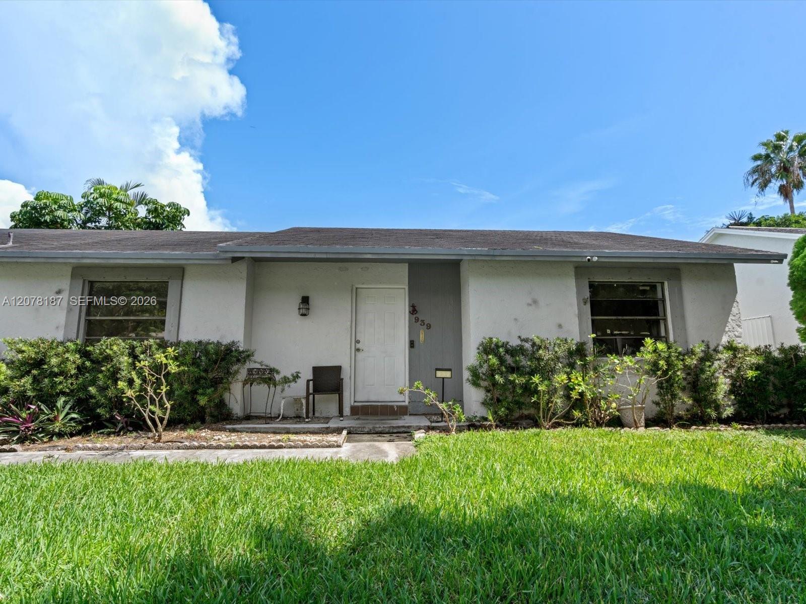 939 S Bluebird Lane