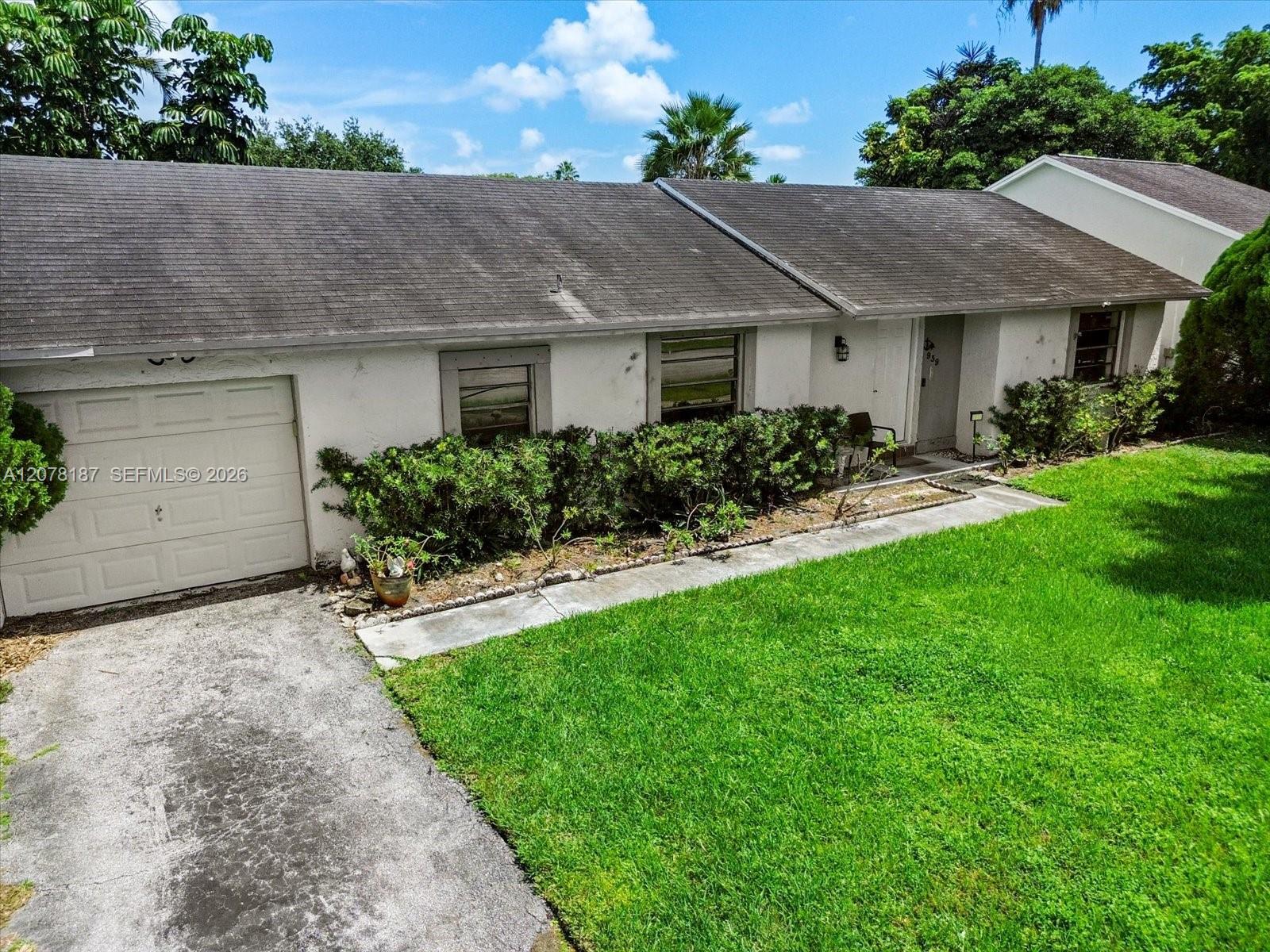 939 S Bluebird Lane