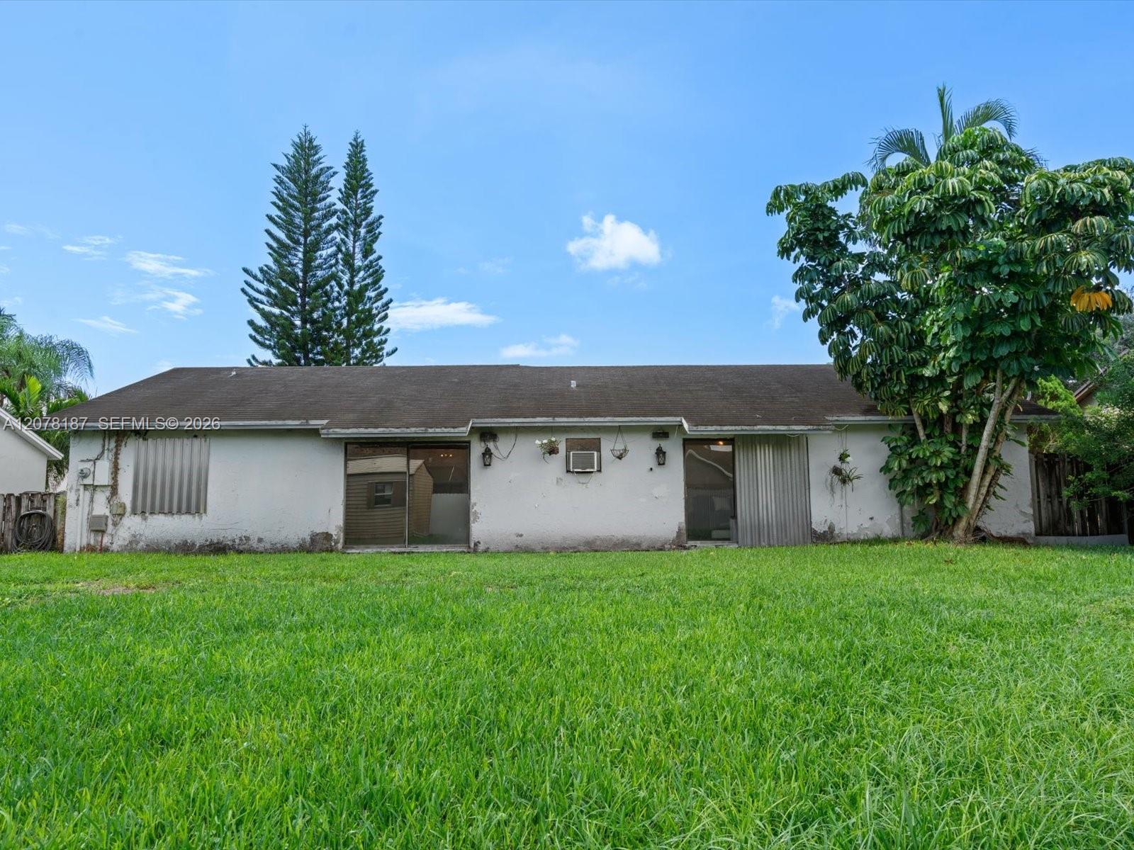 939 S Bluebird Lane