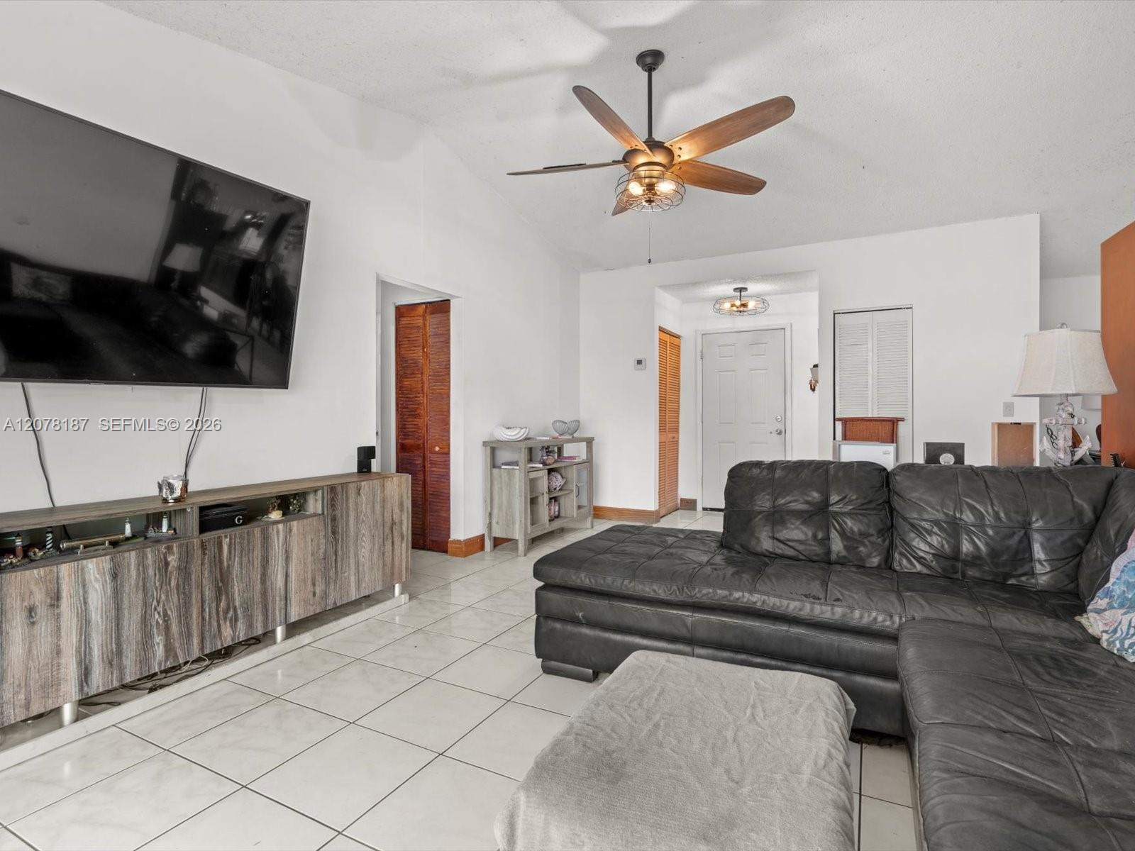 939 S Bluebird Lane