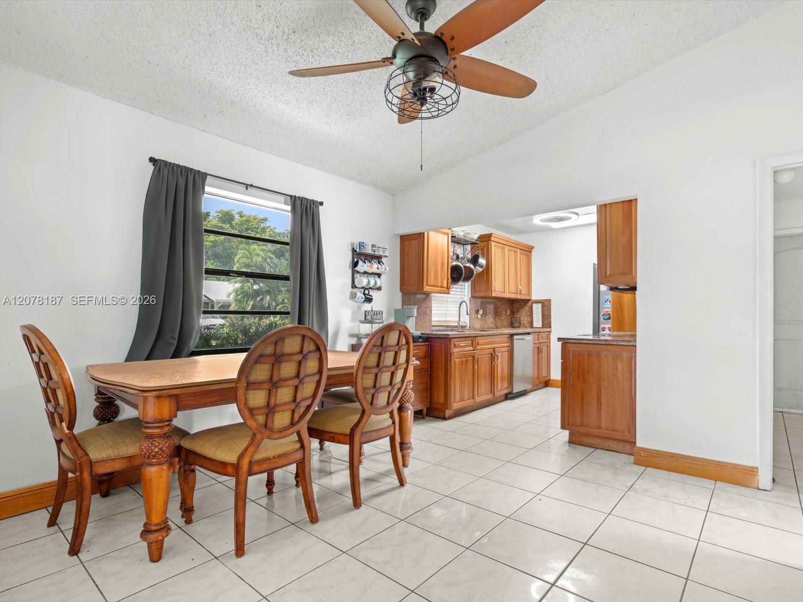939 S Bluebird Lane