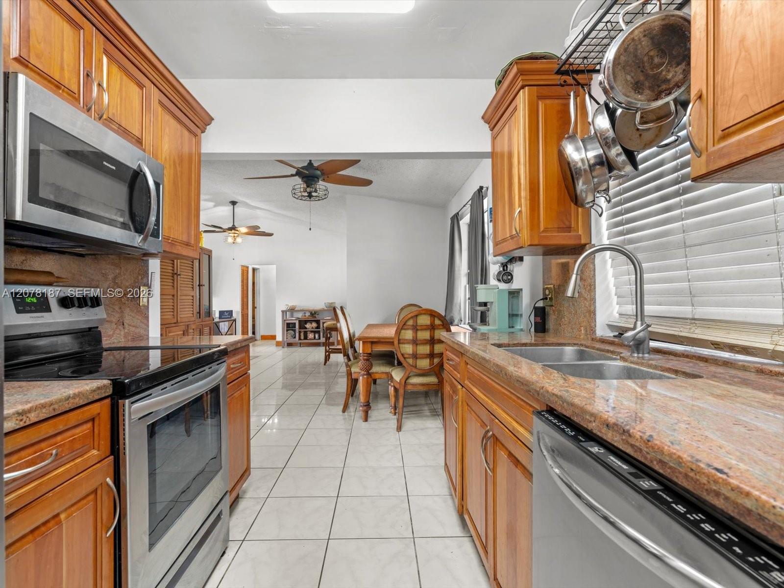 939 S Bluebird Lane