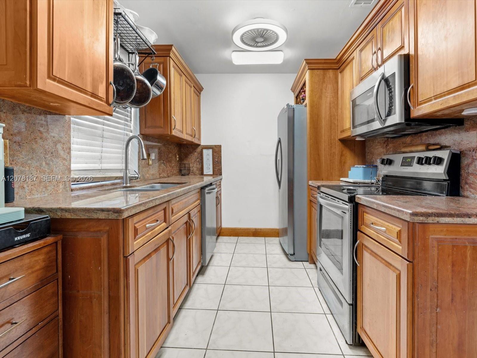 939 S Bluebird Lane