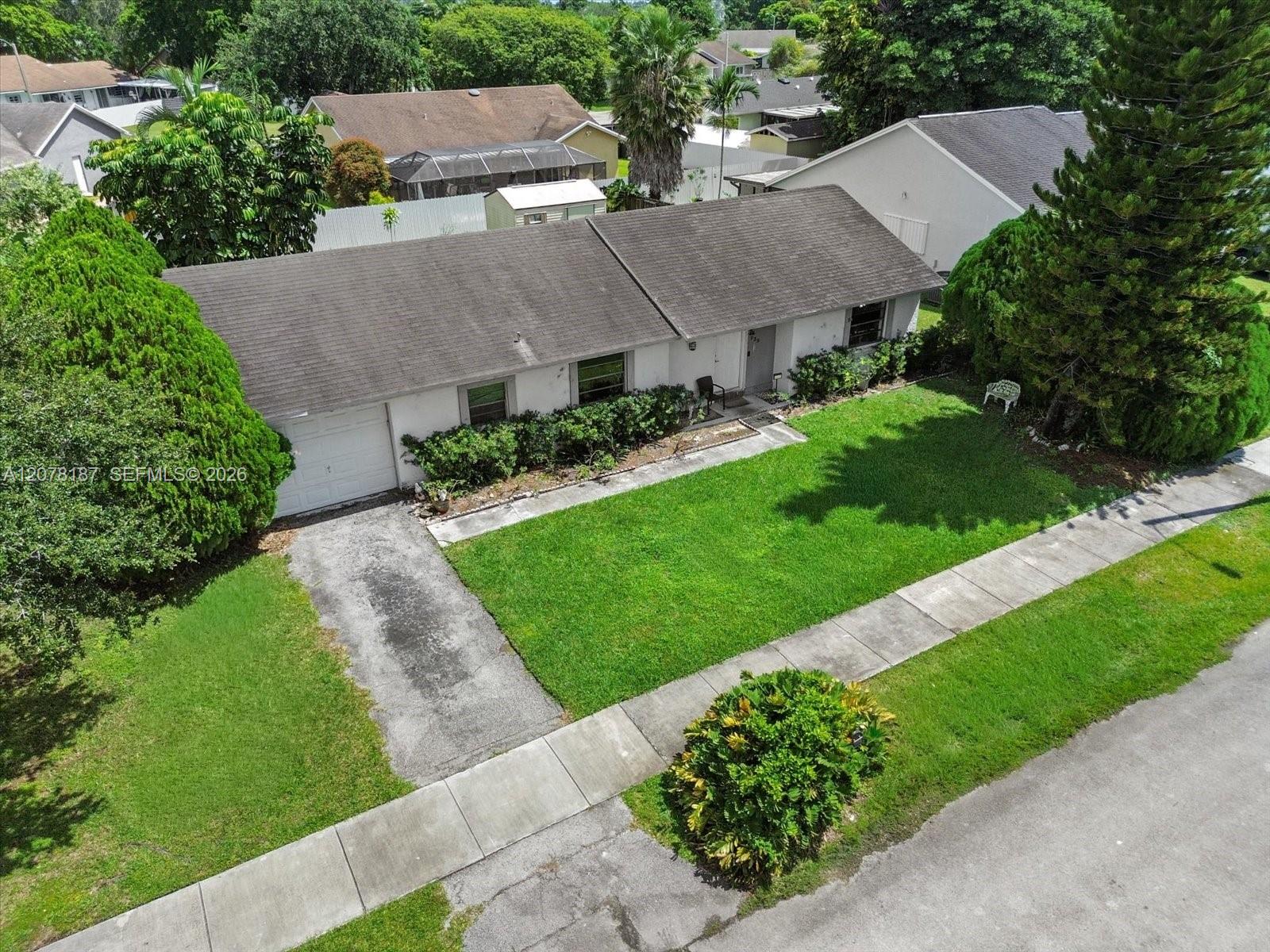 939 S Bluebird Lane