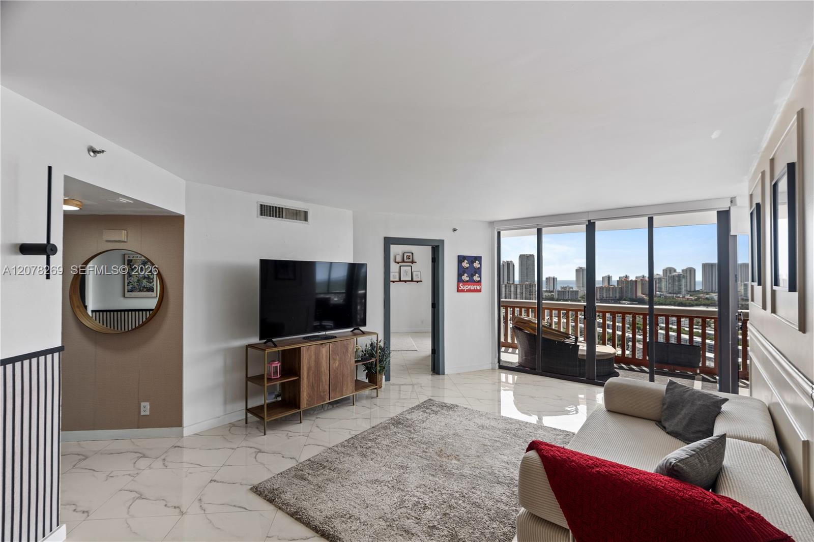 1000 W Island Boulevard