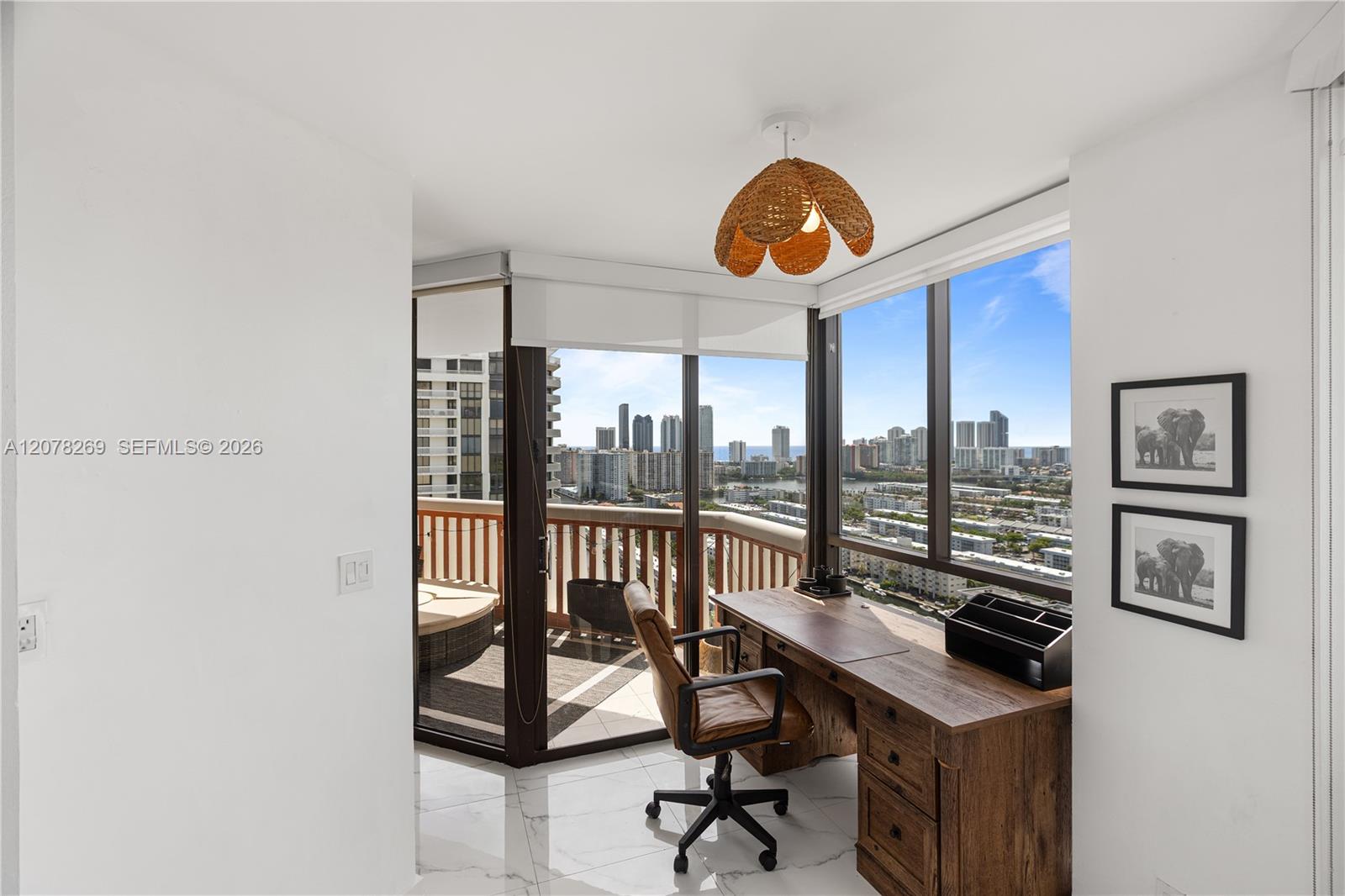 1000 W Island Boulevard