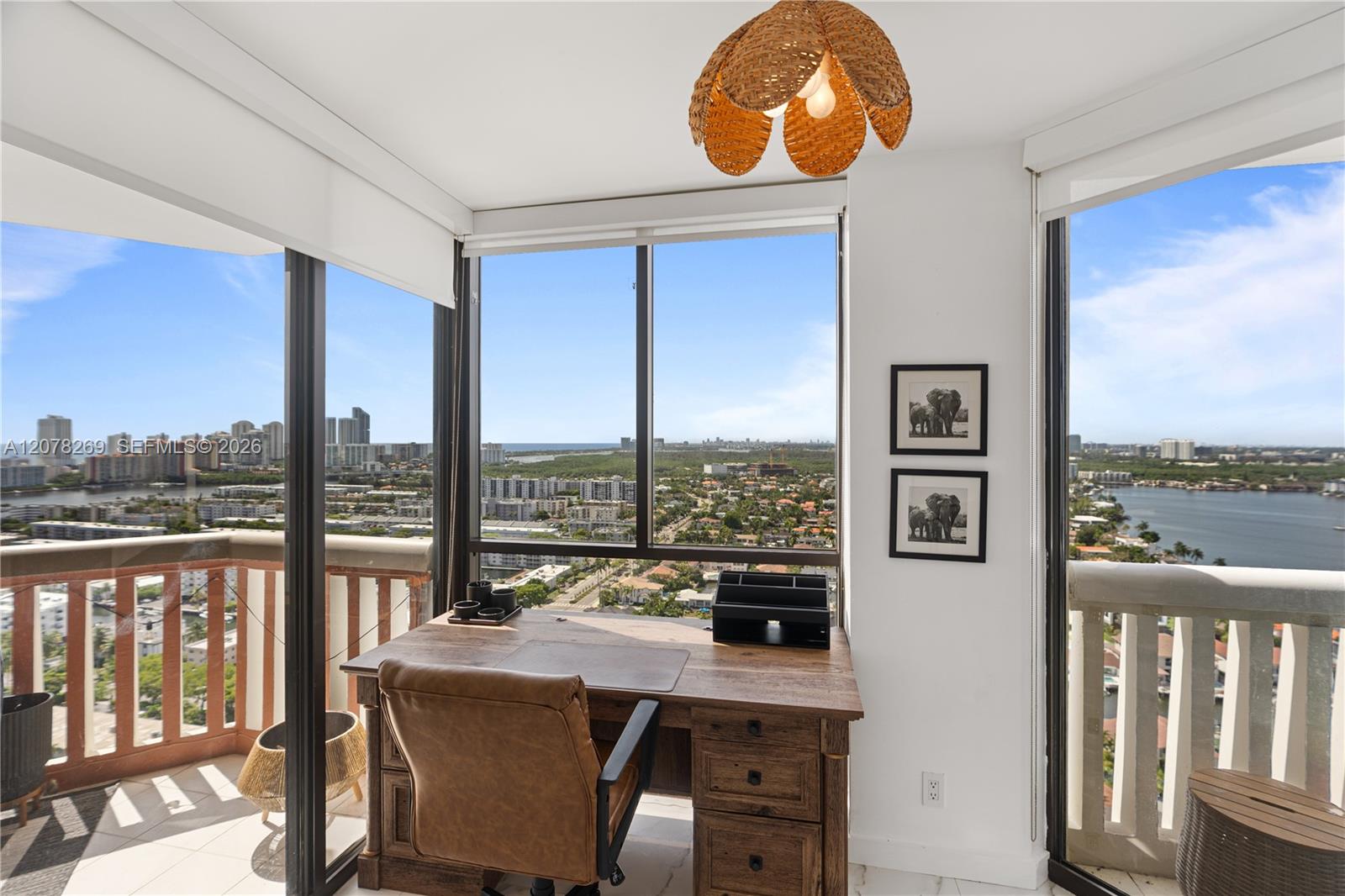 1000 W Island Boulevard