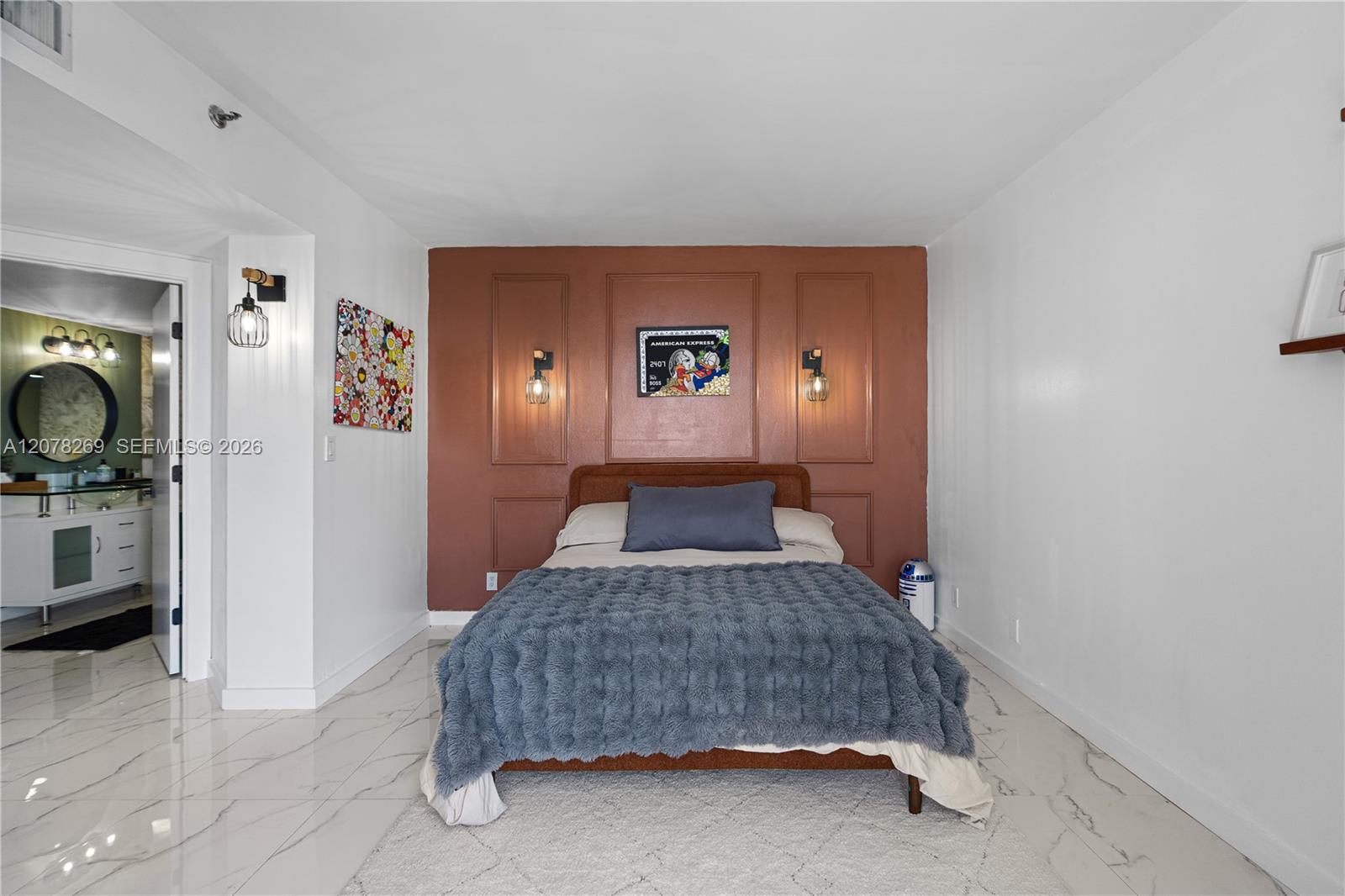 1000 W Island Boulevard