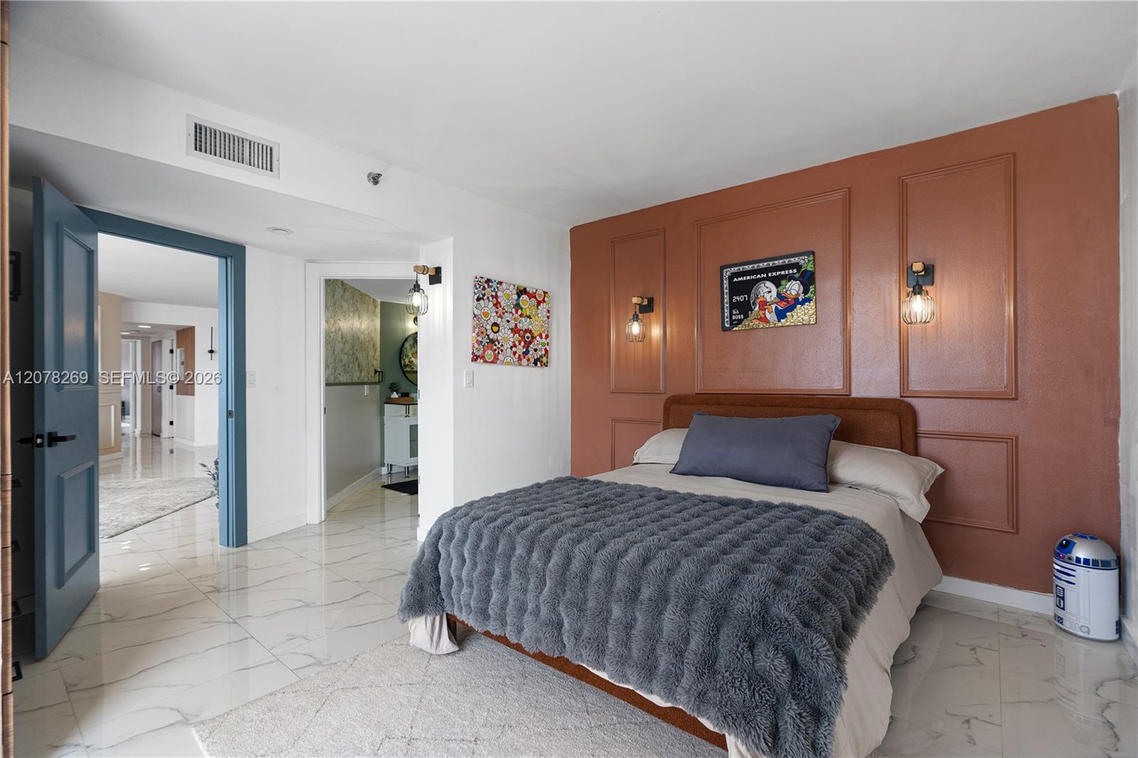 1000 W Island Boulevard