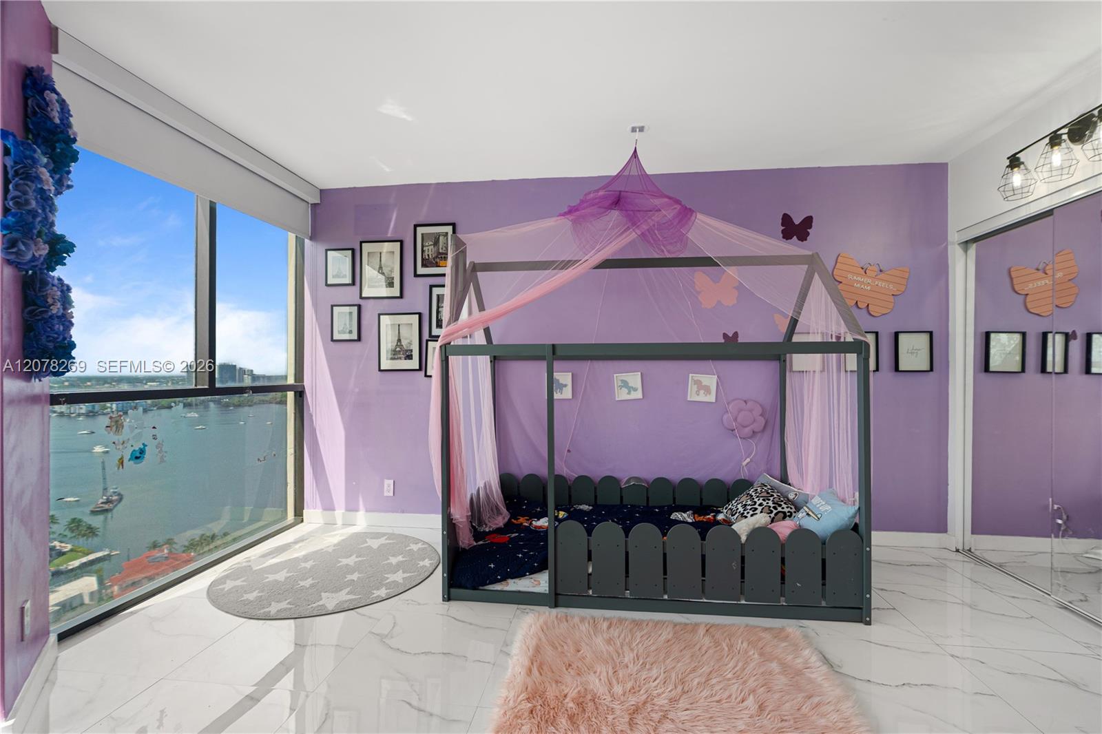 1000 W Island Boulevard