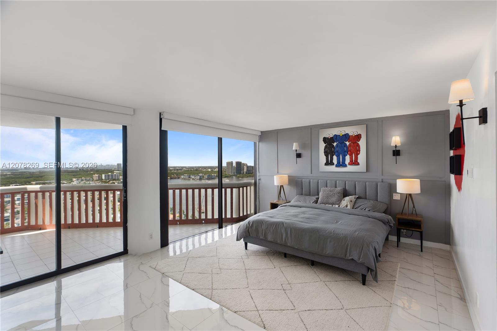 1000 W Island Boulevard