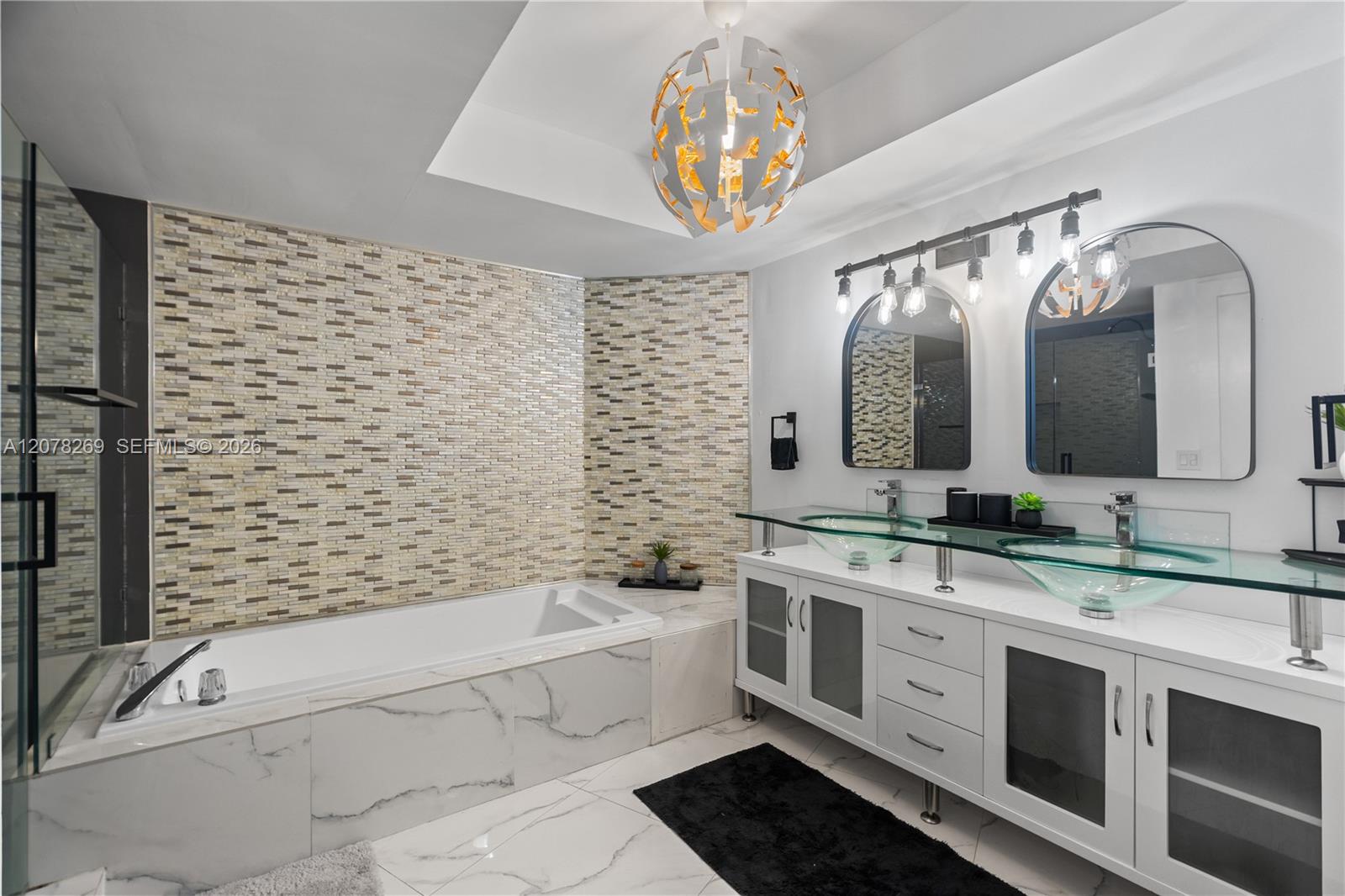 1000 W Island Boulevard