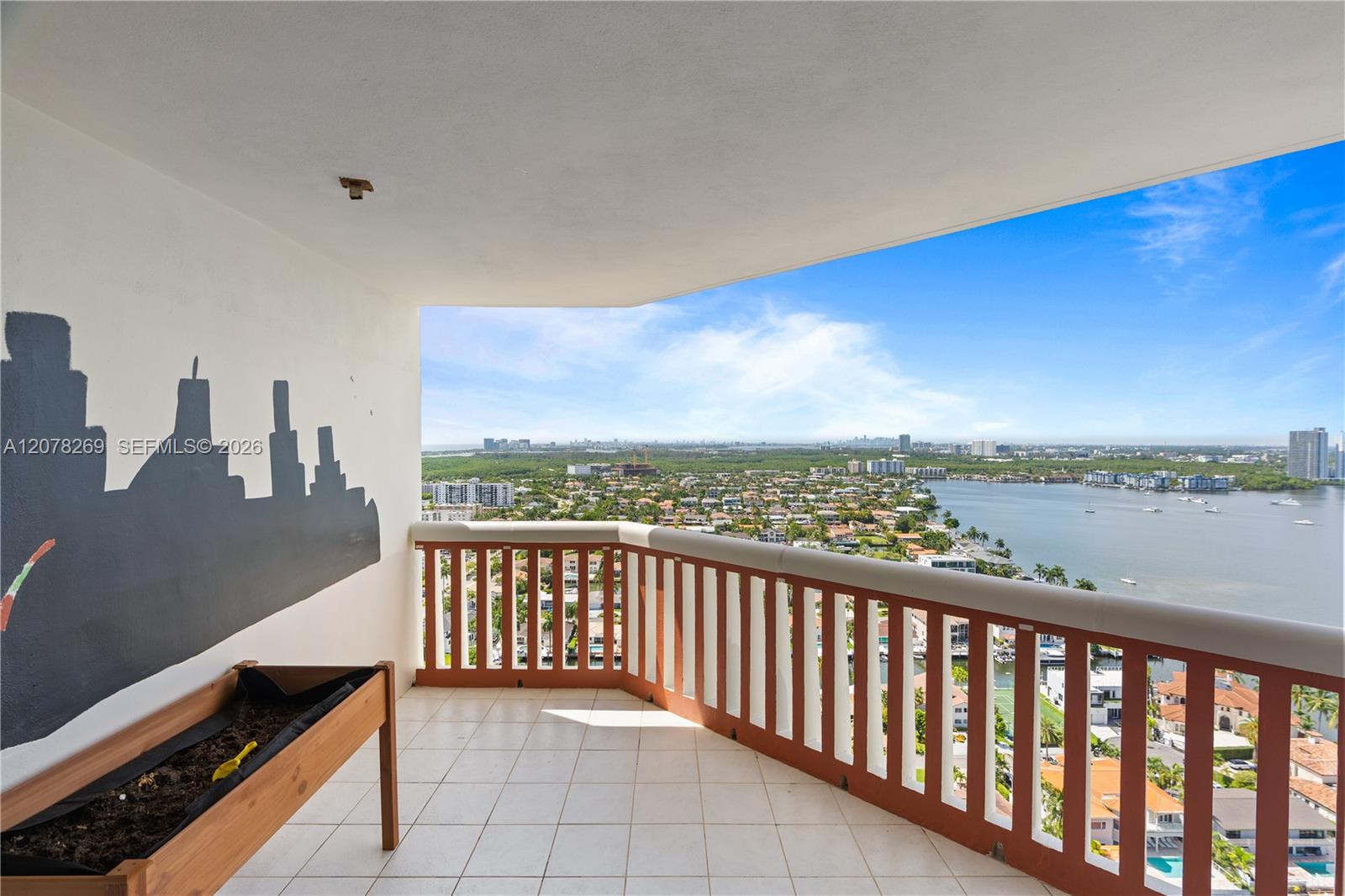1000 W Island Boulevard