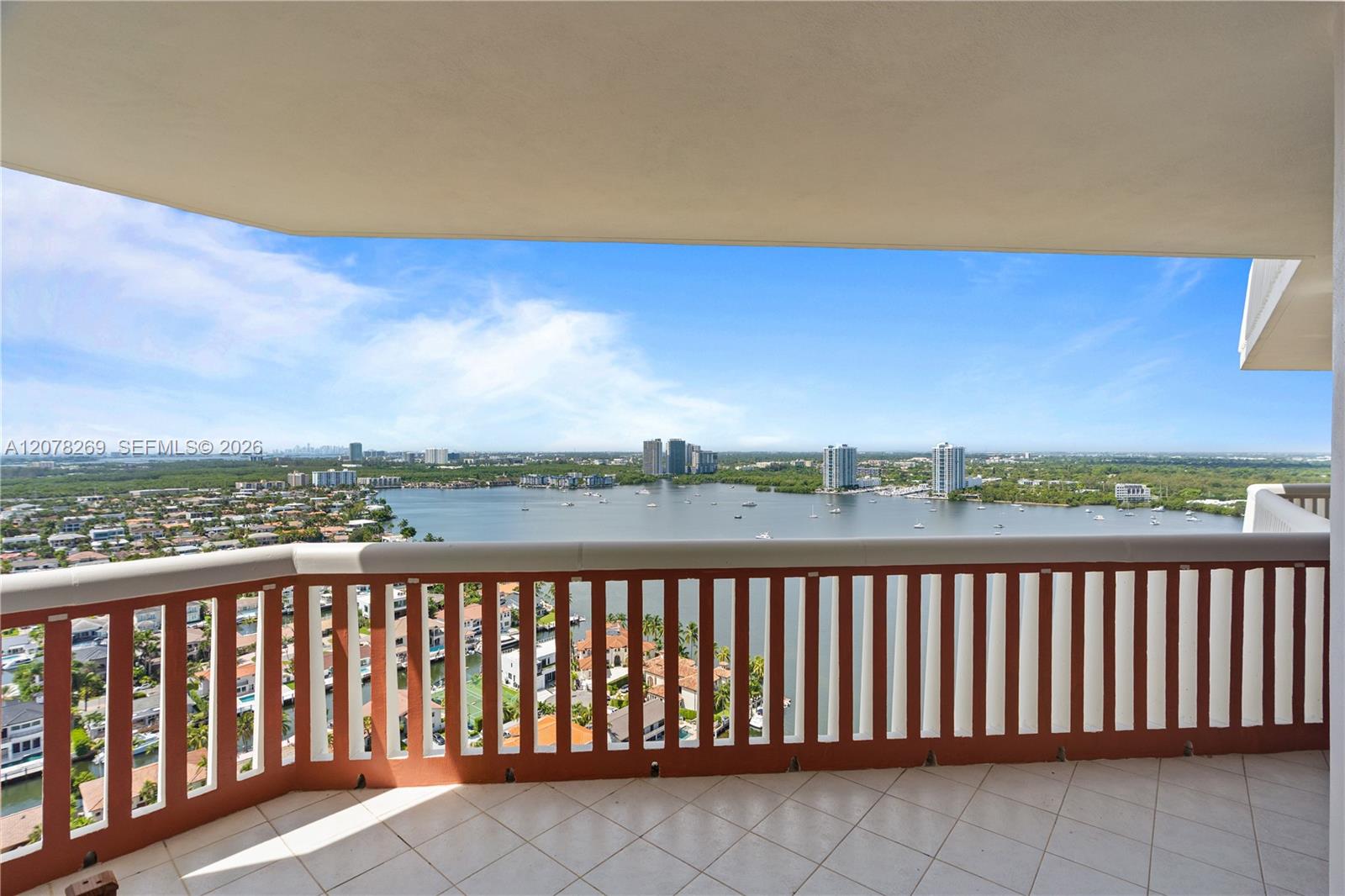 1000 W Island Boulevard