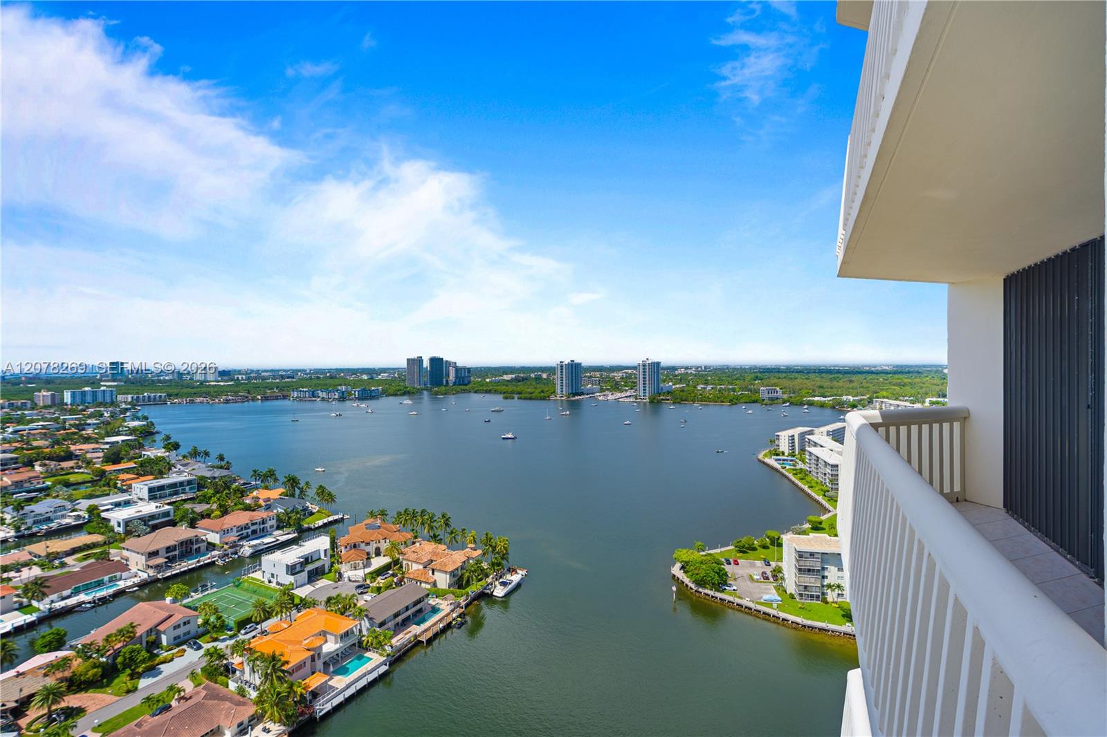 1000 W Island Boulevard