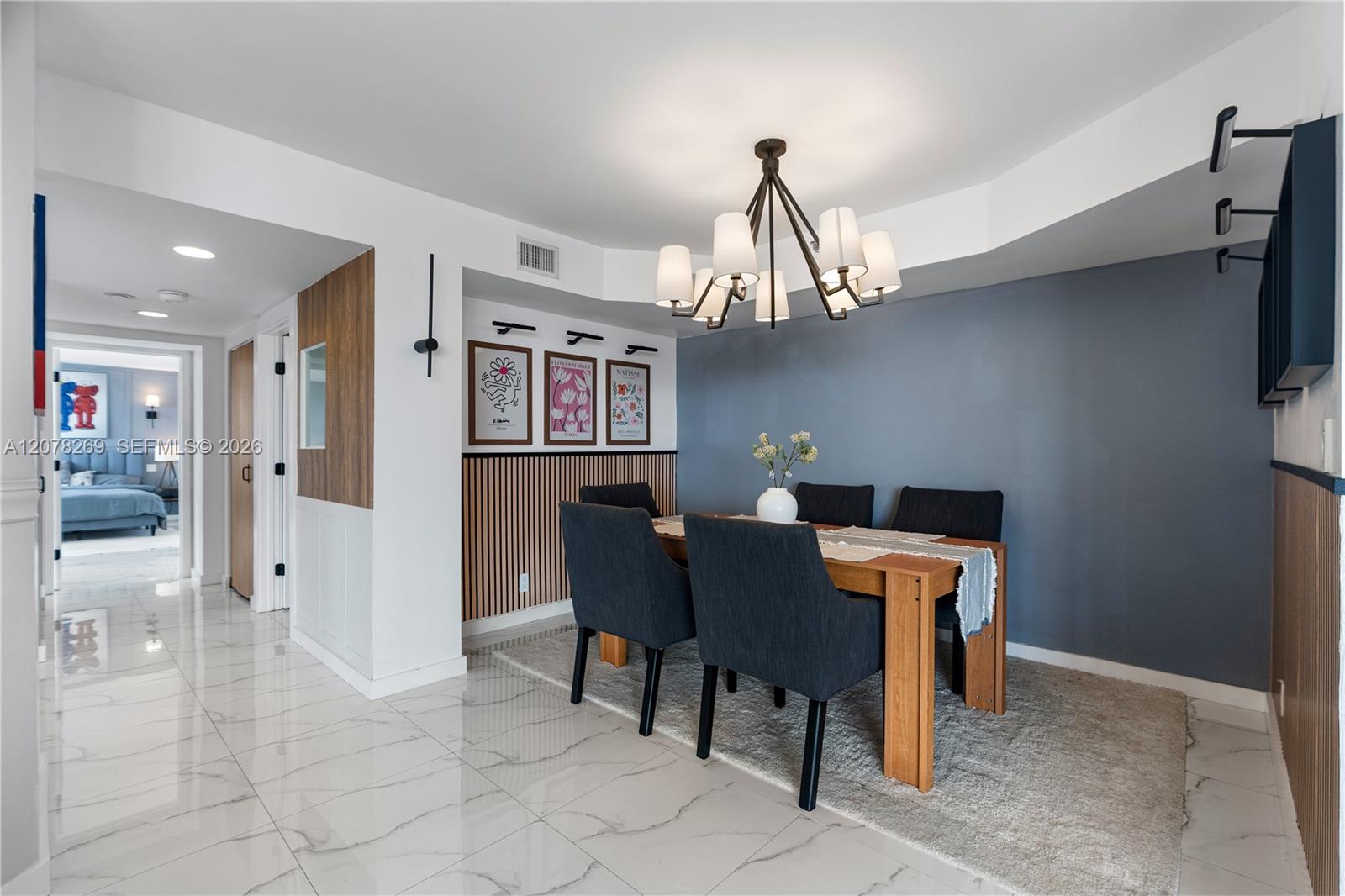1000 W Island Boulevard