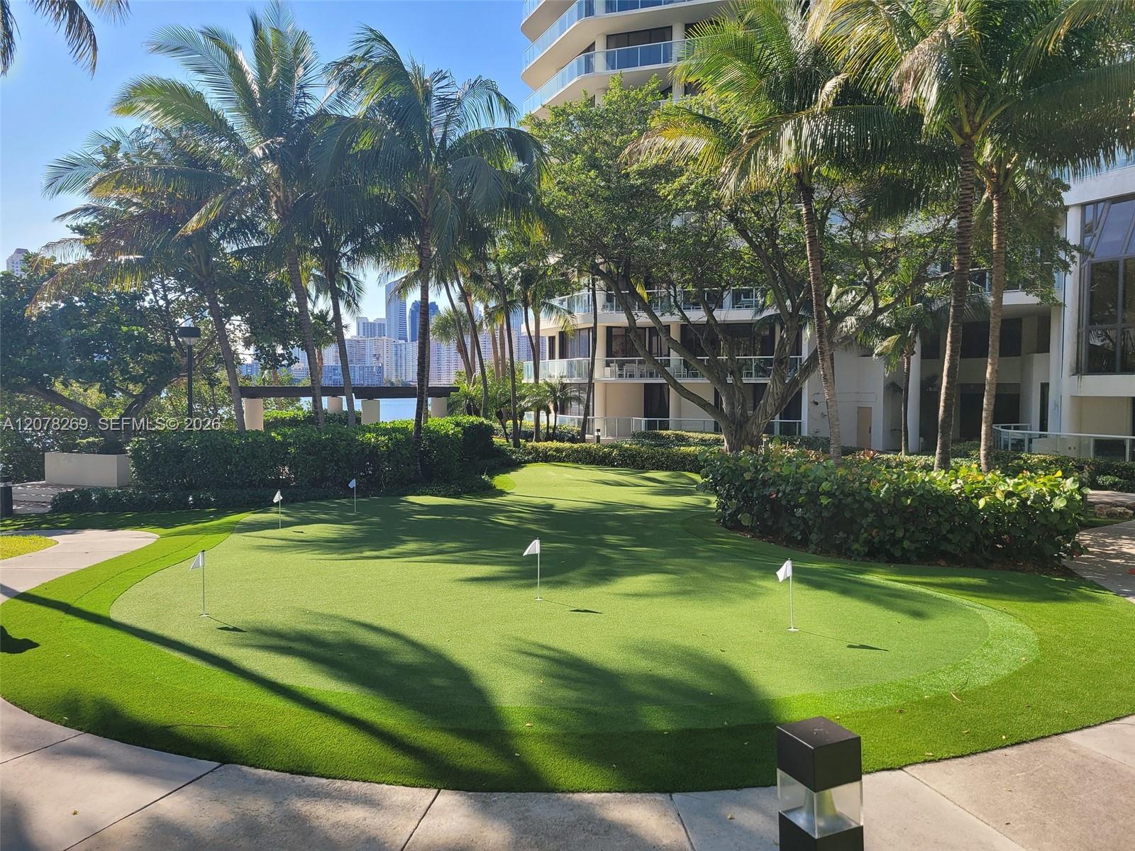 1000 W Island Boulevard
