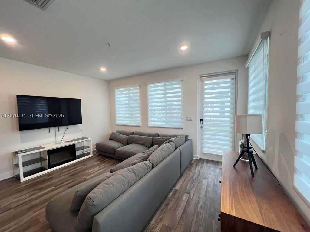 10229 NW 64th Terrace