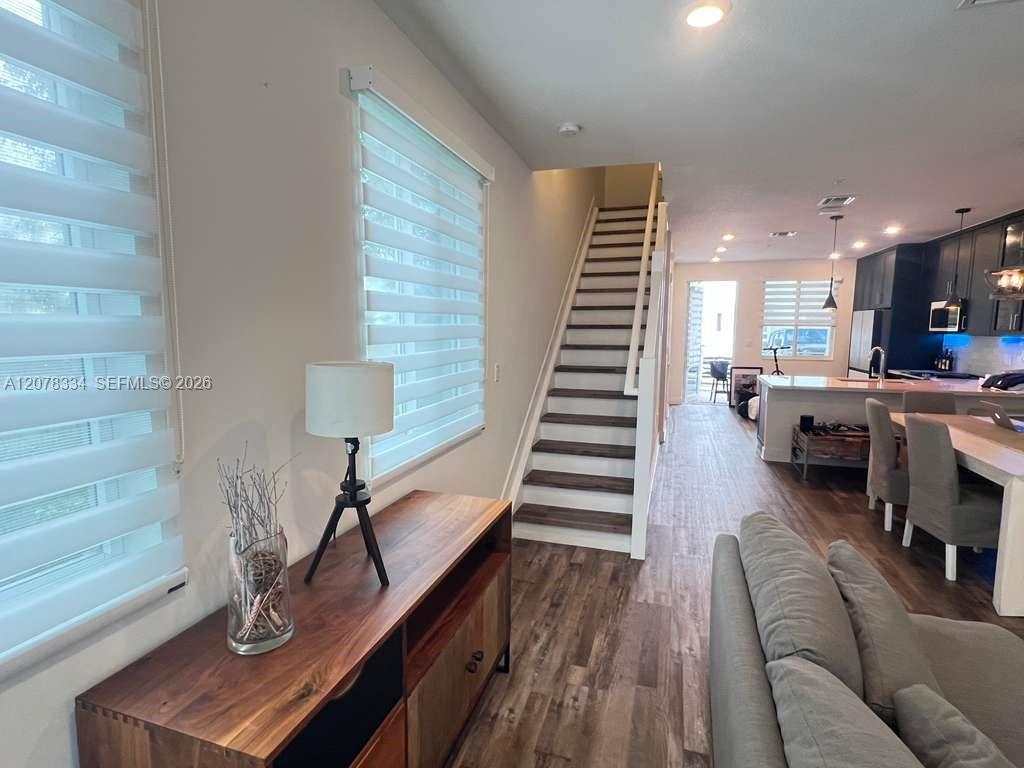 10229 NW 64th Terrace