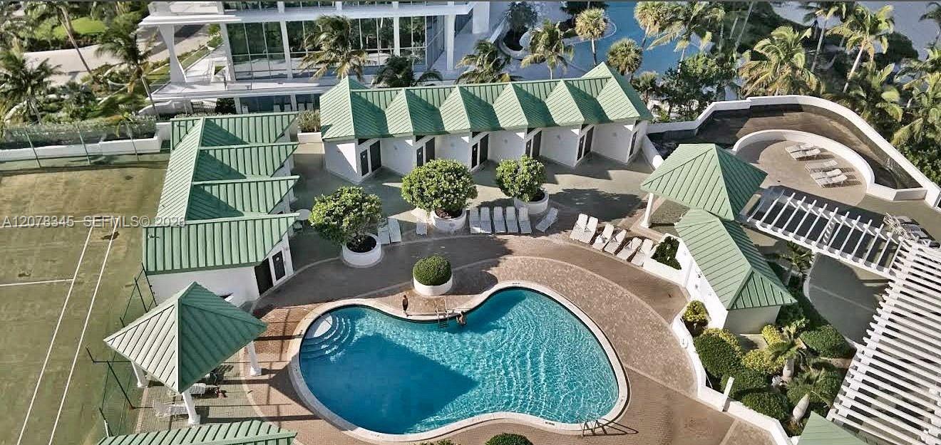 16711 Collins Avenue