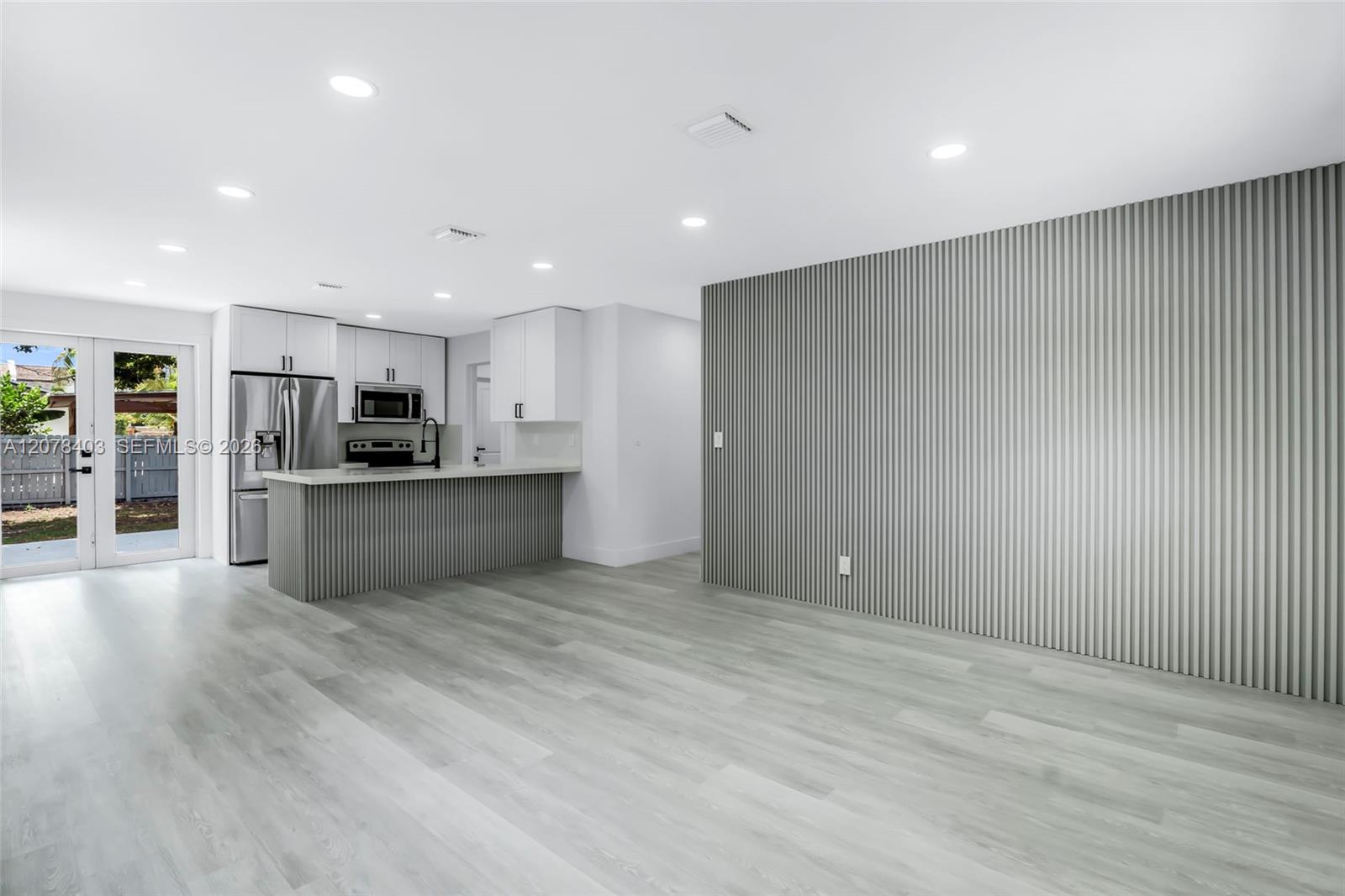 655 SW 6th Terrace