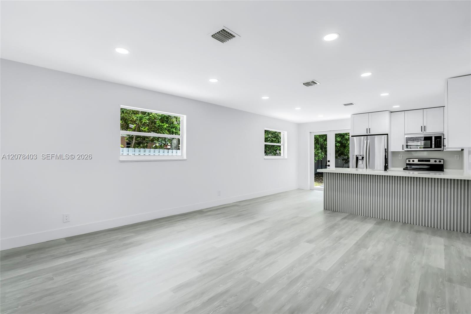 655 SW 6th Terrace