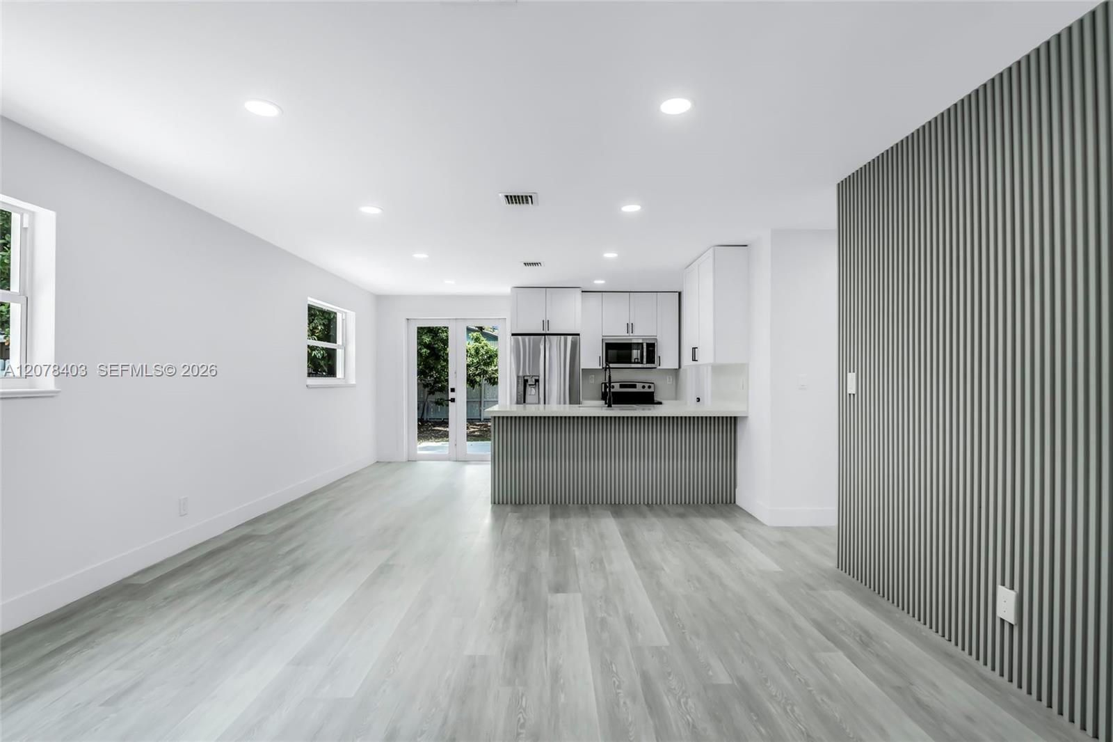 655 SW 6th Terrace