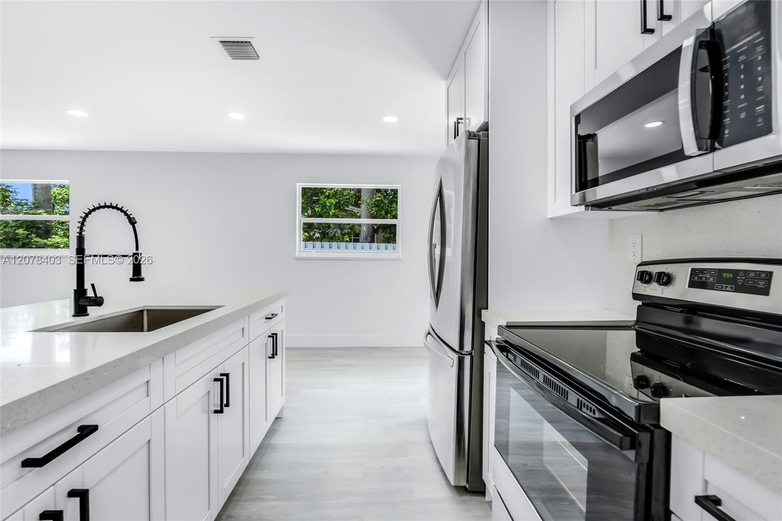 655 SW 6th Terrace