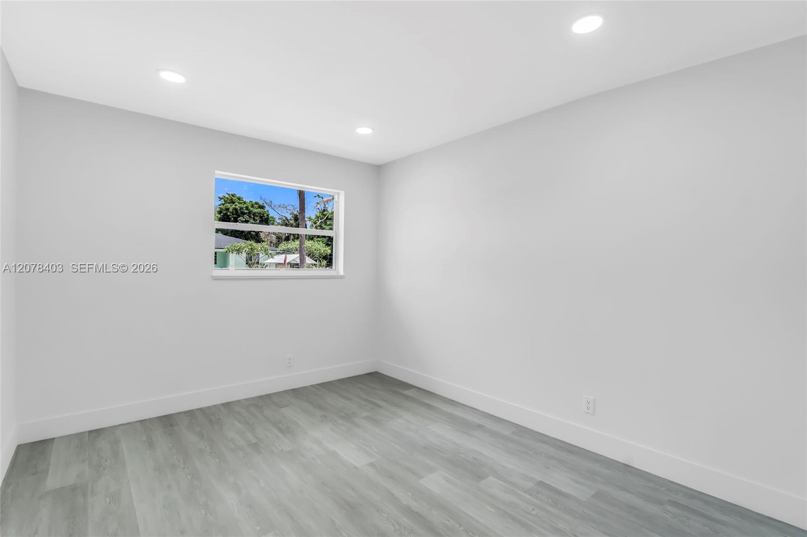 655 SW 6th Terrace
