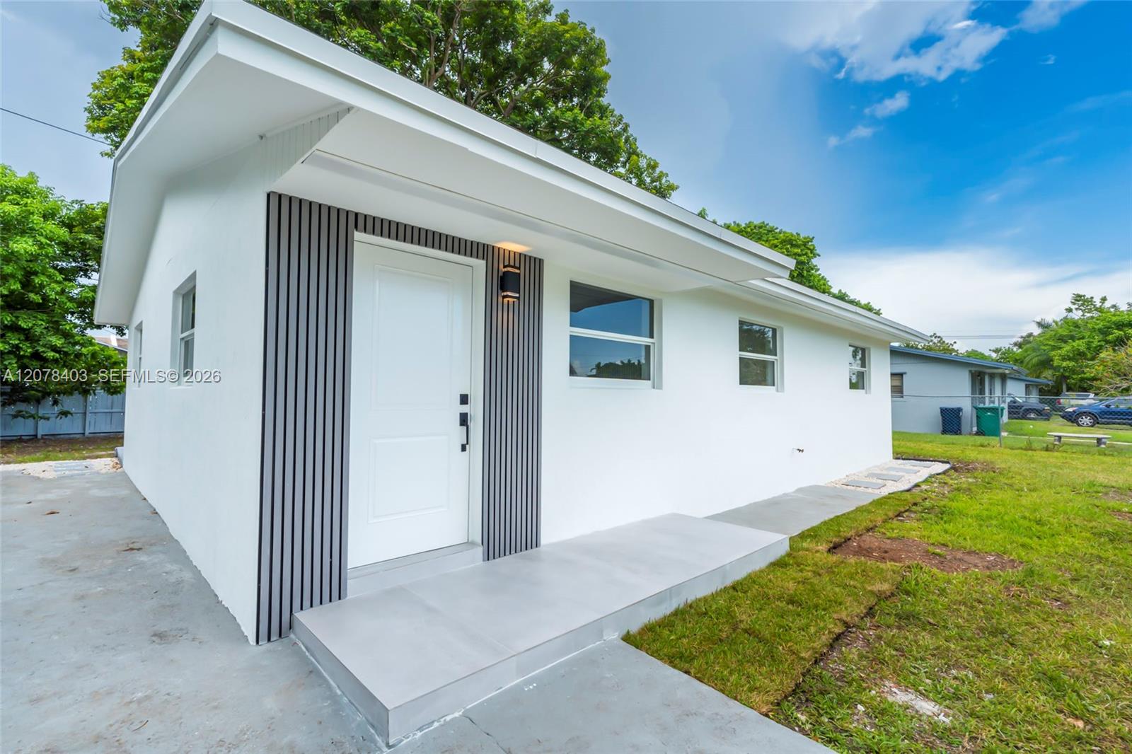 655 SW 6th Terrace
