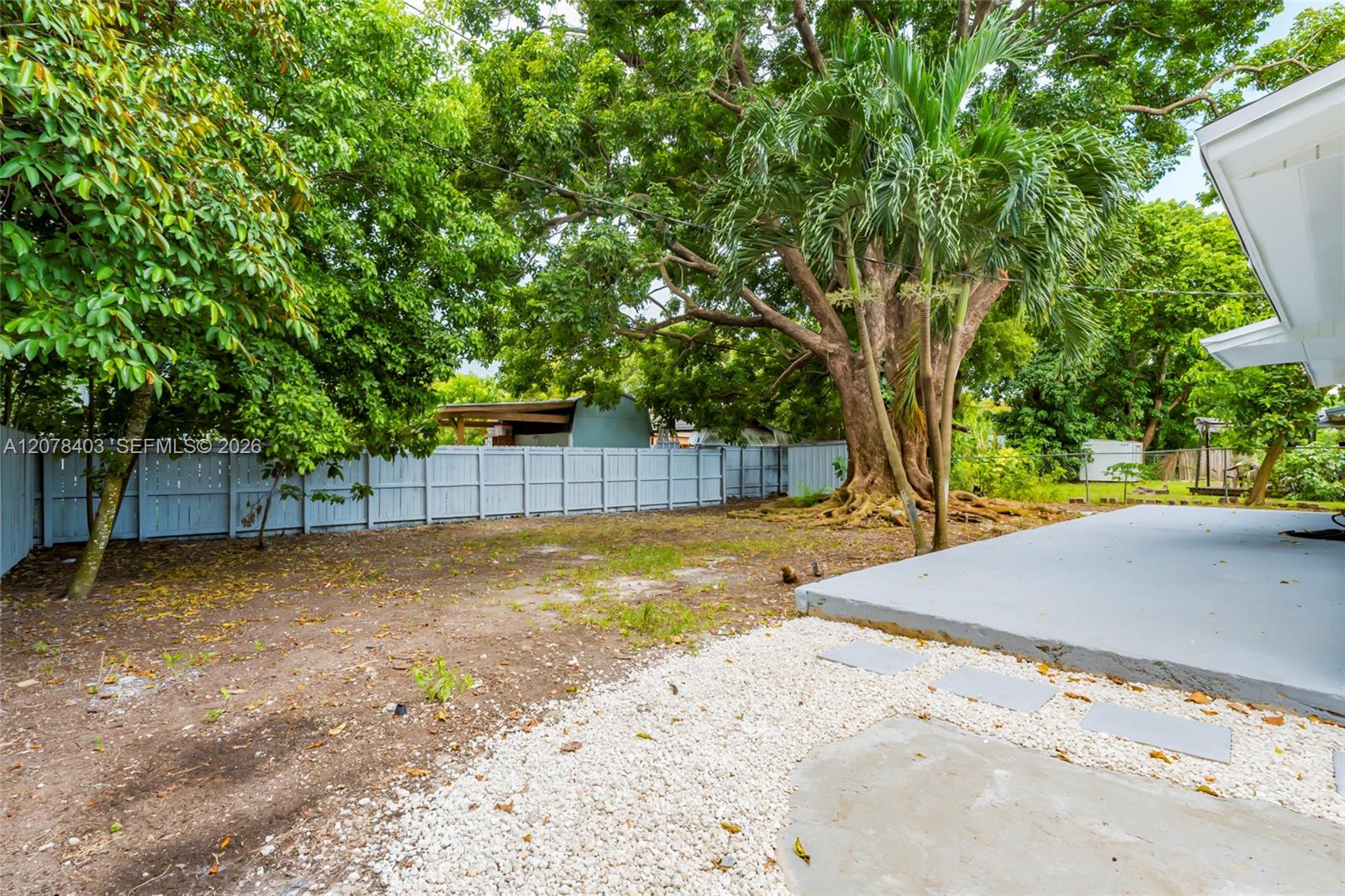 655 SW 6th Terrace