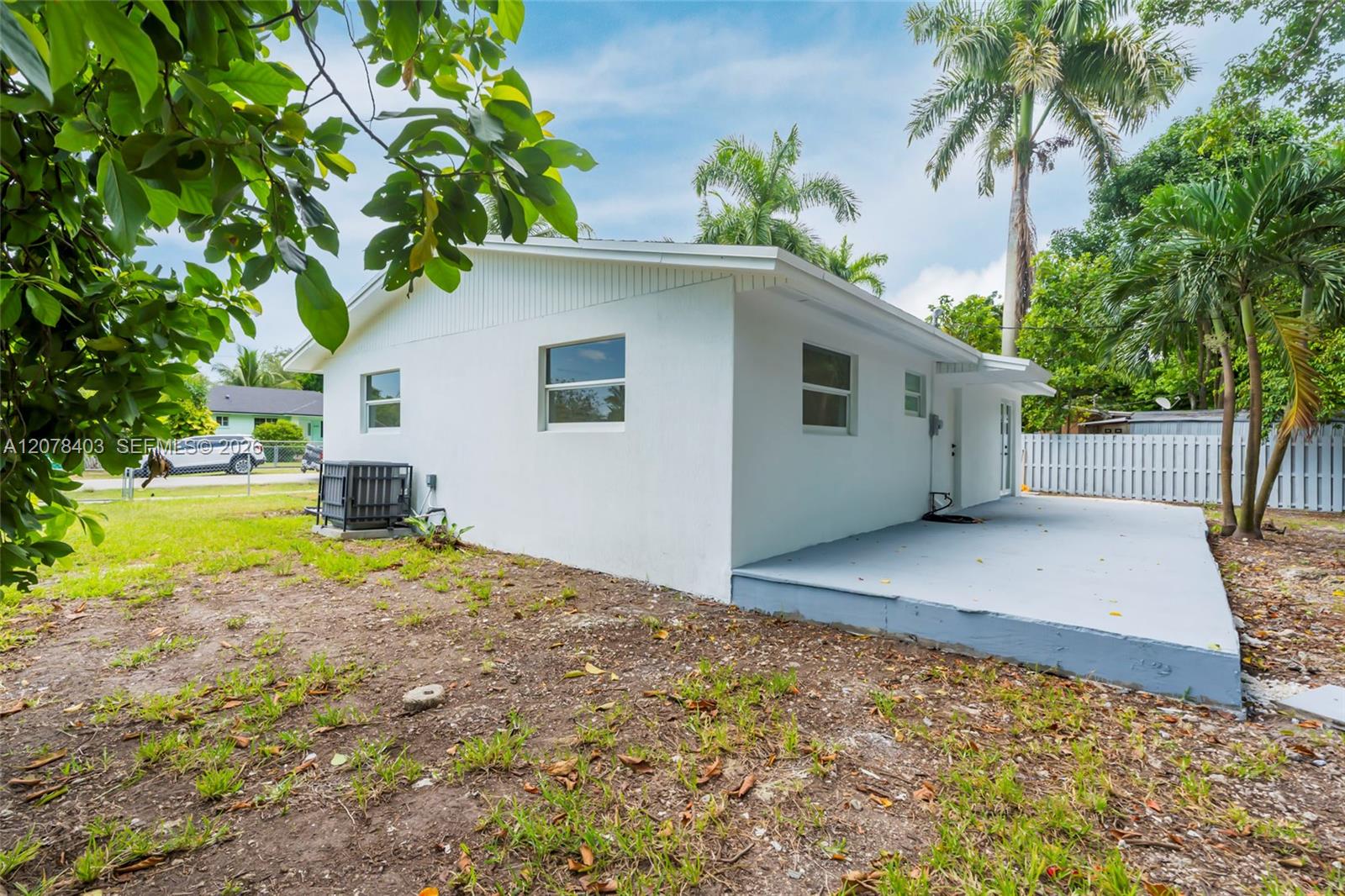655 SW 6th Terrace