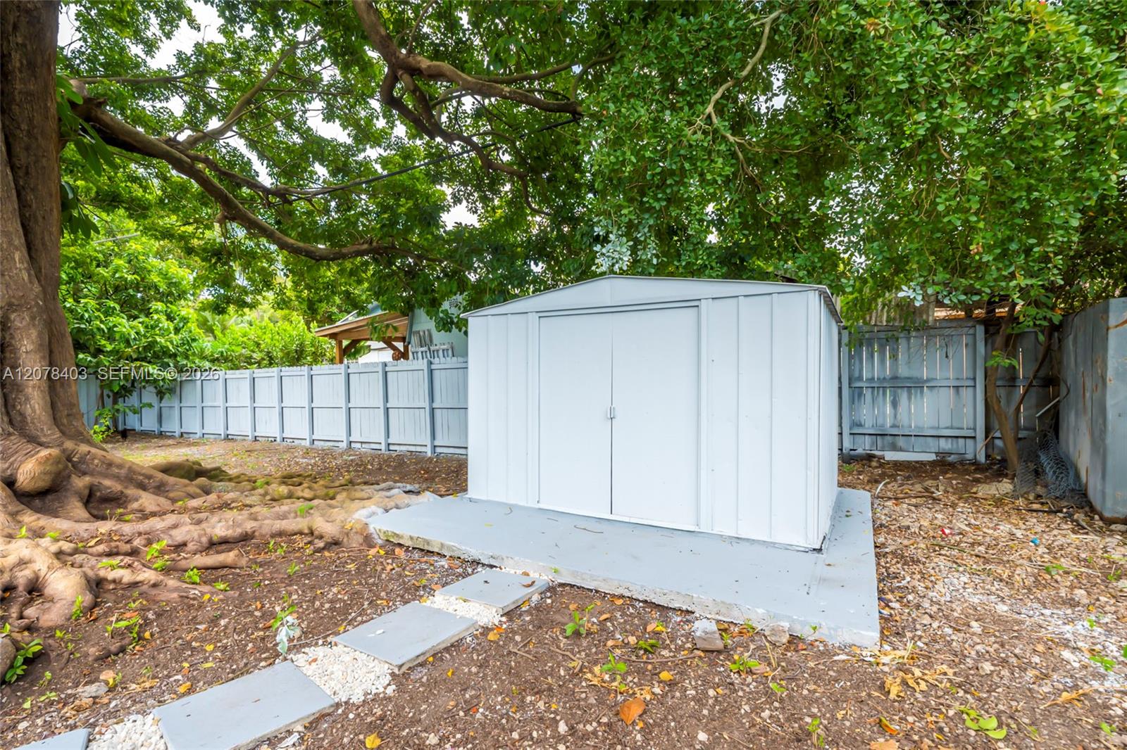 655 SW 6th Terrace