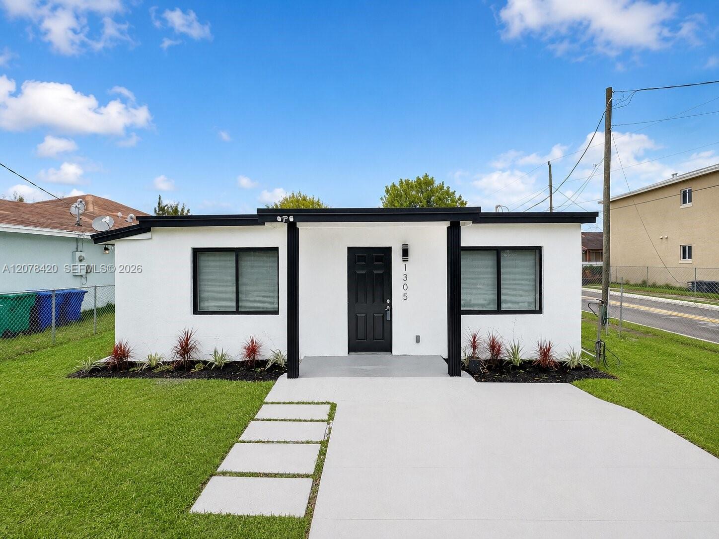 1305 NW 5th Avenue