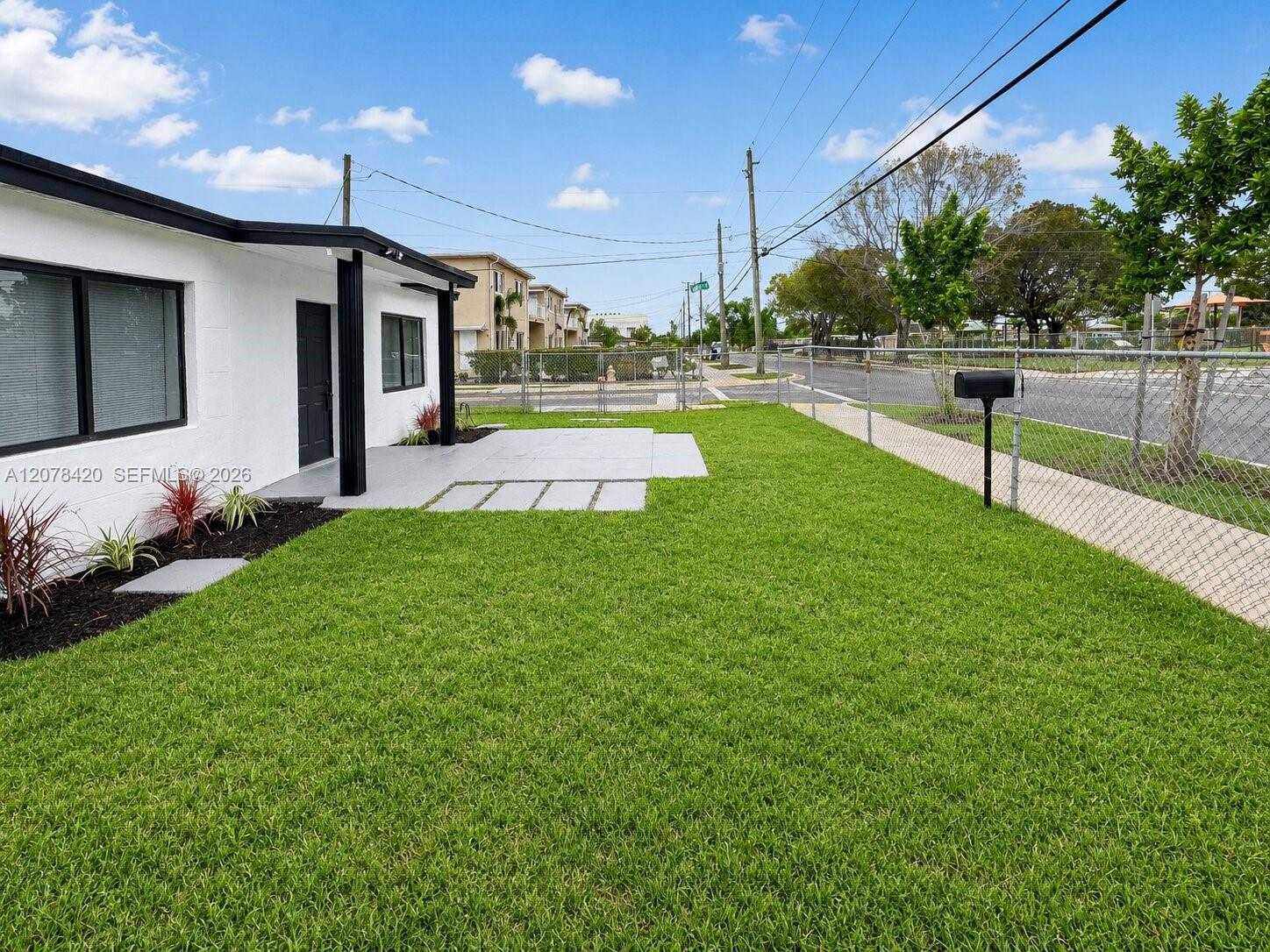 1305 NW 5th Avenue