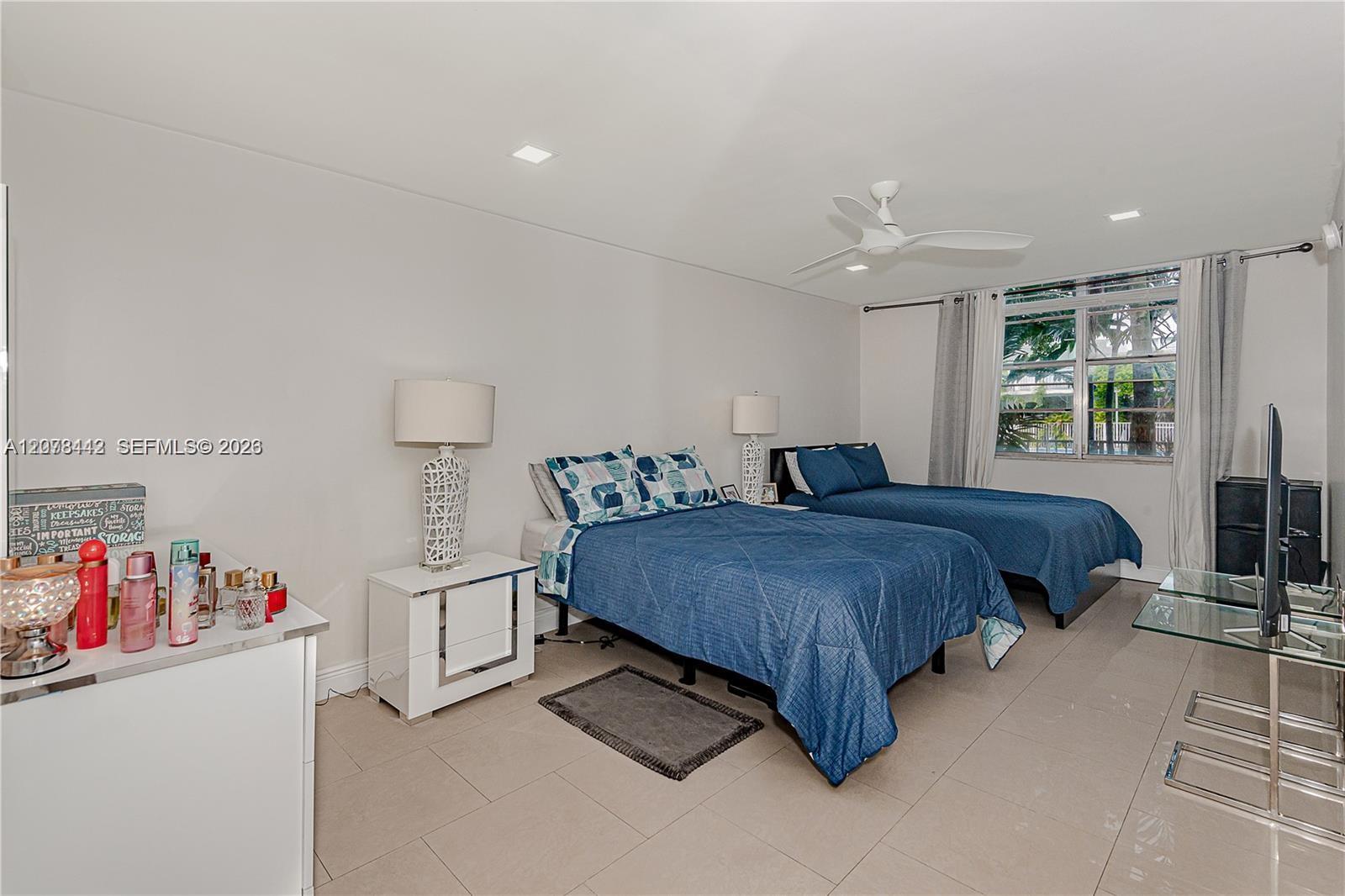 492 NW 165th St Road