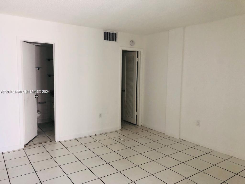 1305 W 46th Street