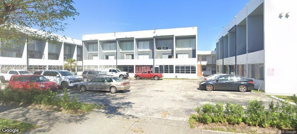 1305 W 46th Street