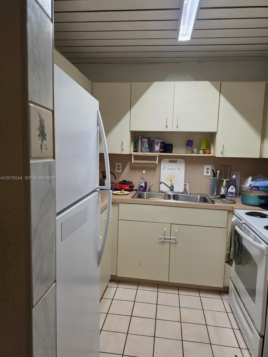 1305 W 46th Street