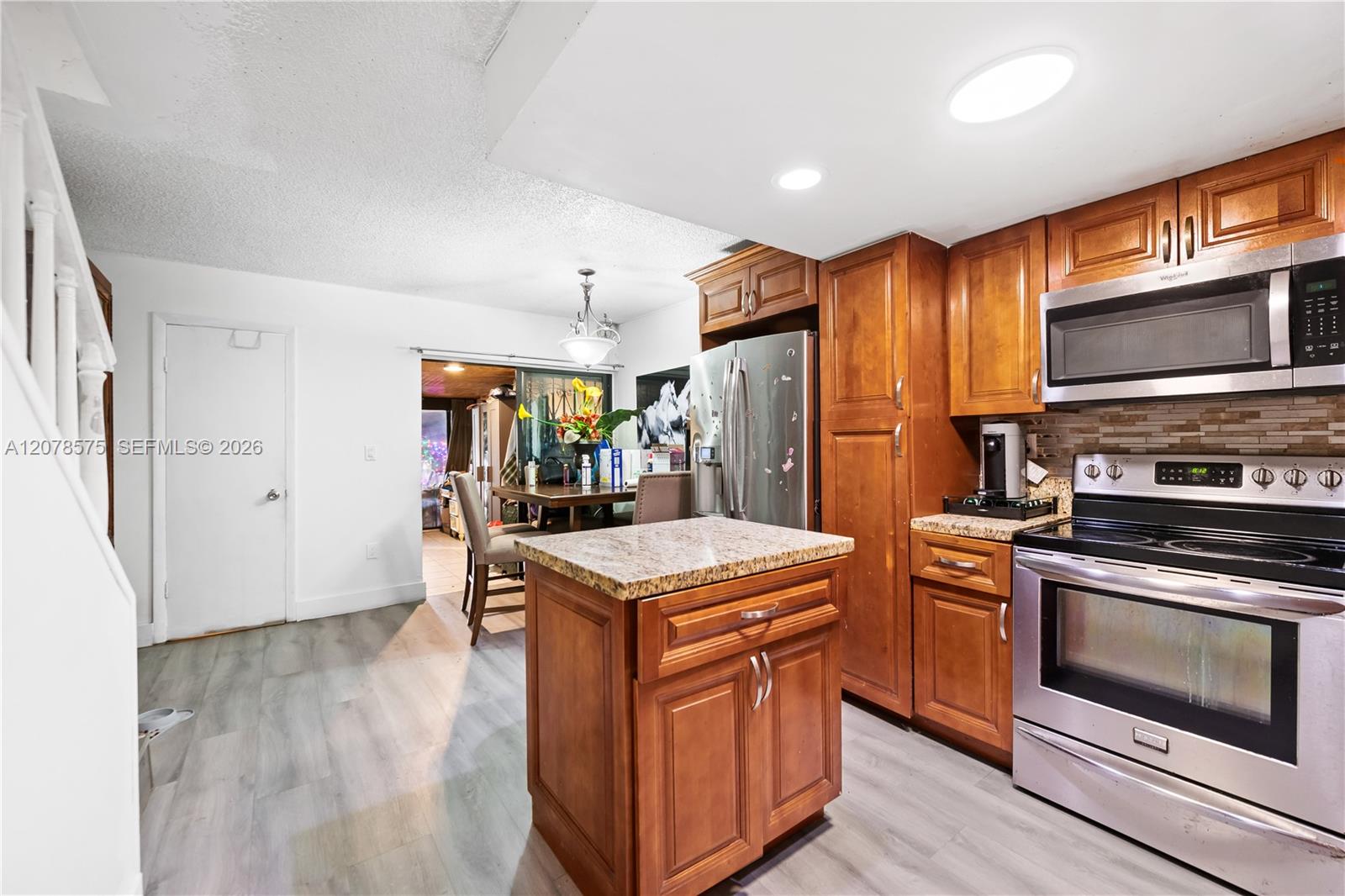2093 W 54th Terrace