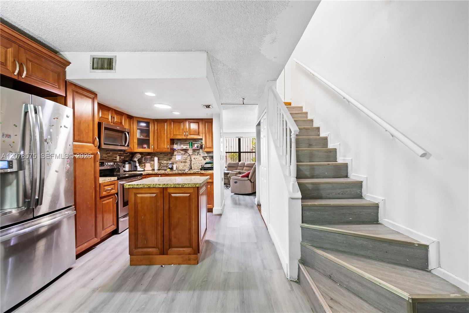 2093 W 54th Terrace