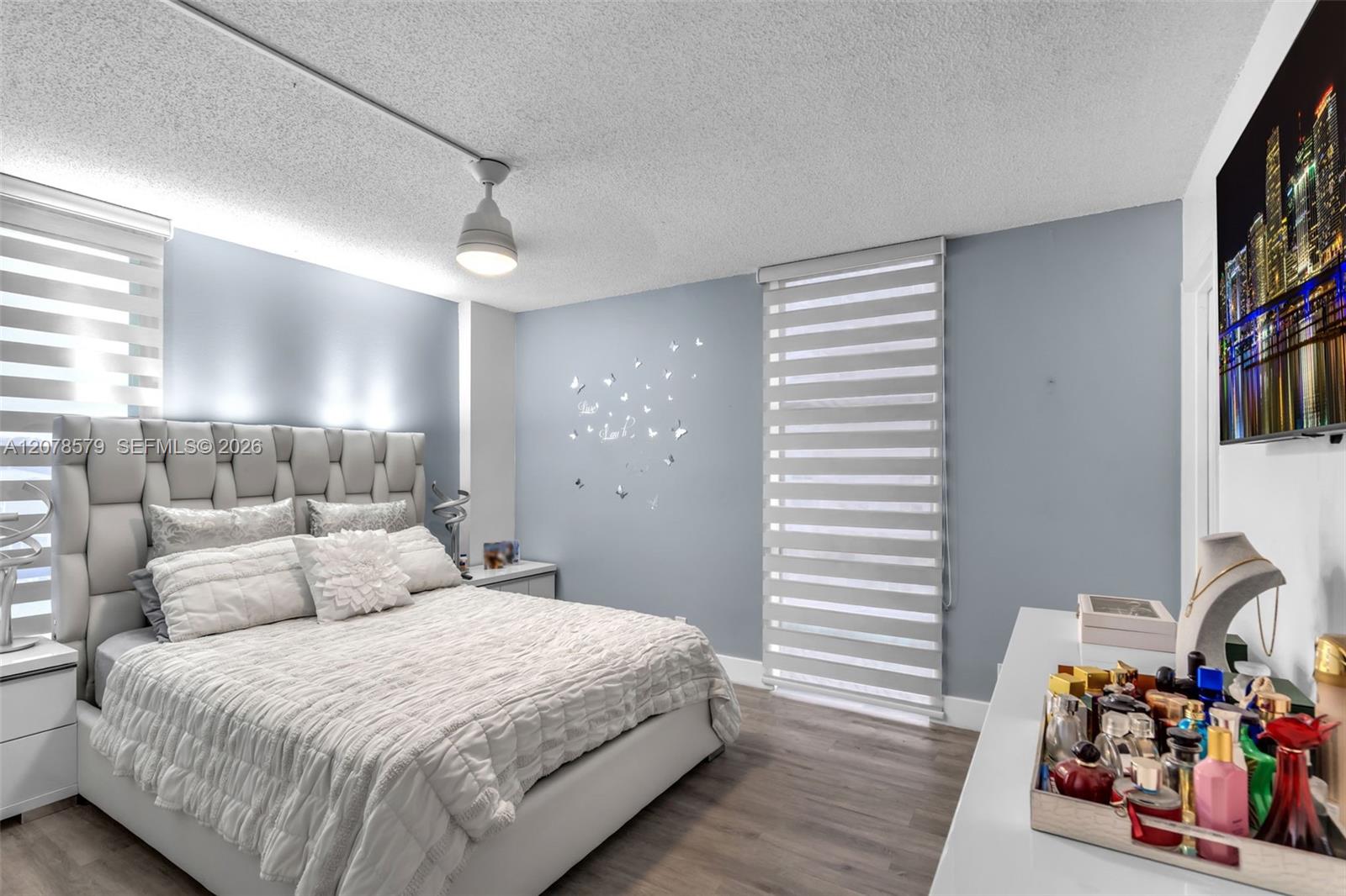 1825 W 44th Place