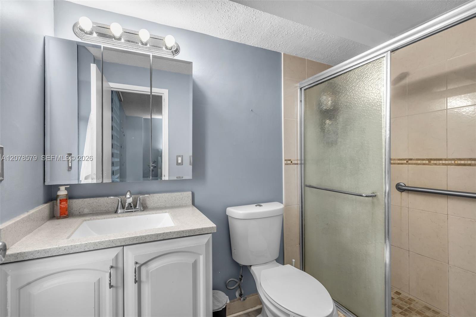 1825 W 44th Place