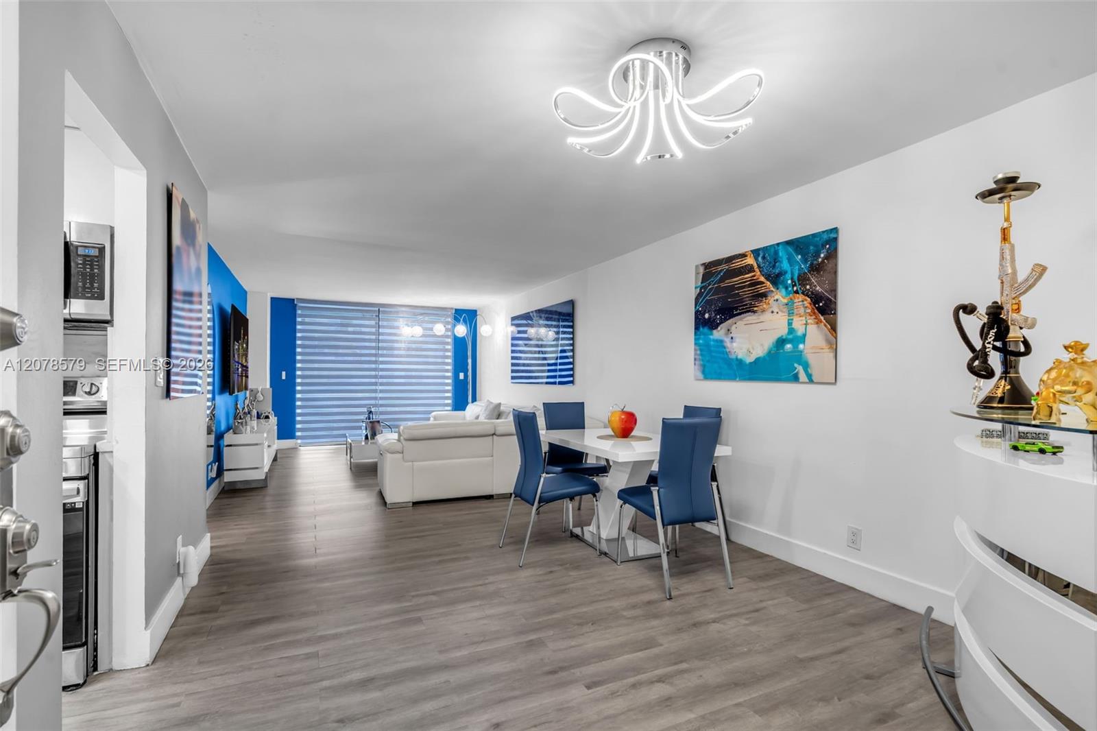 1825 W 44th Place