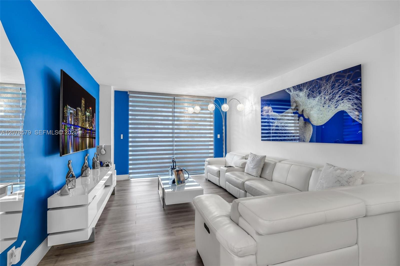 1825 W 44th Place