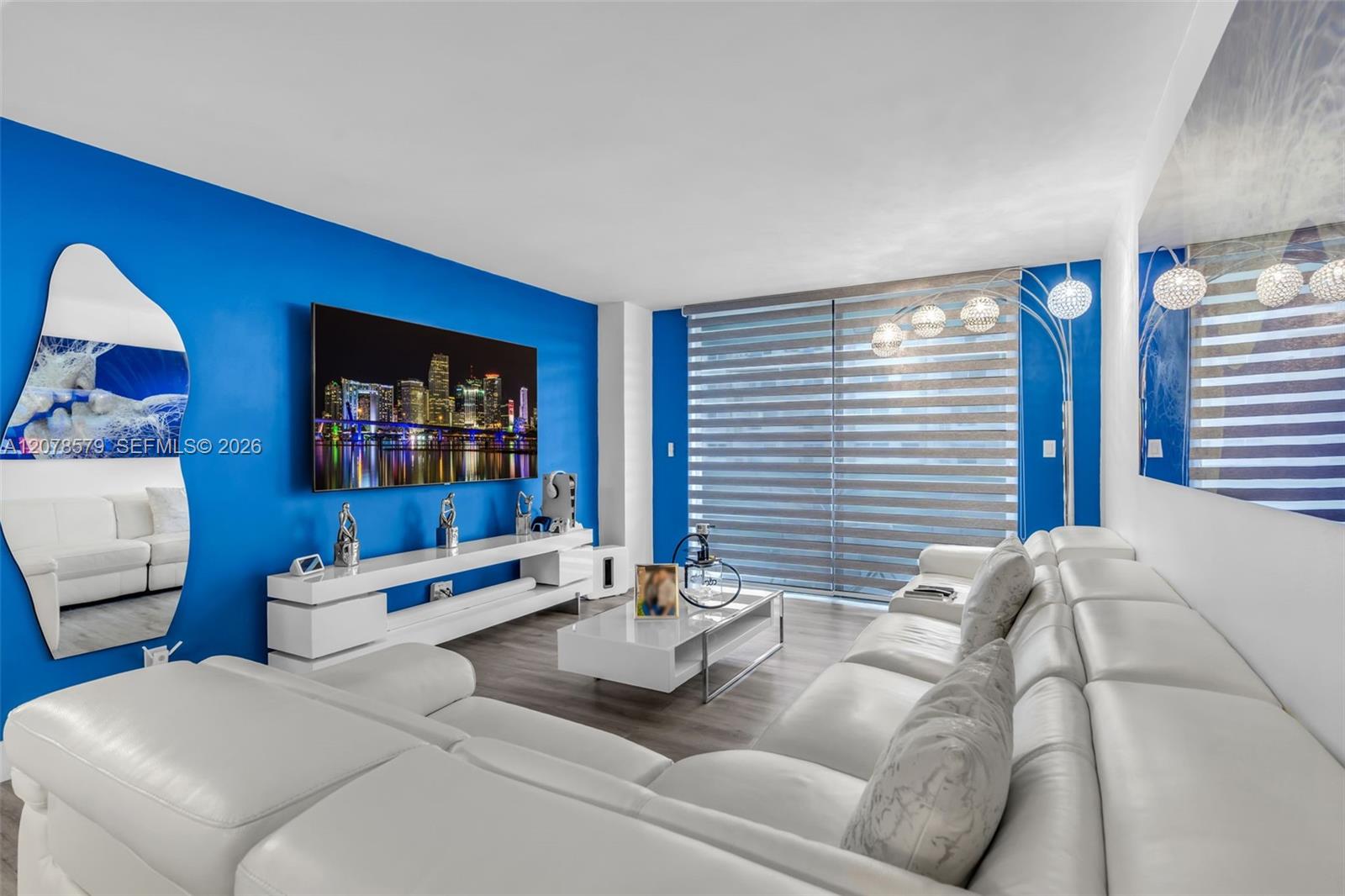 1825 W 44th Place