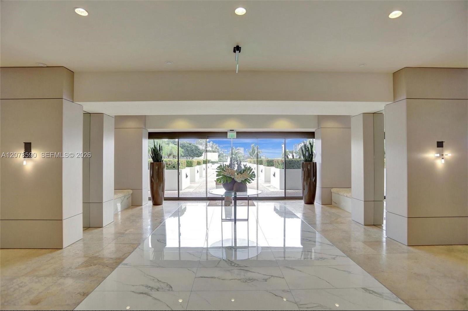 1000 W Island Boulevard