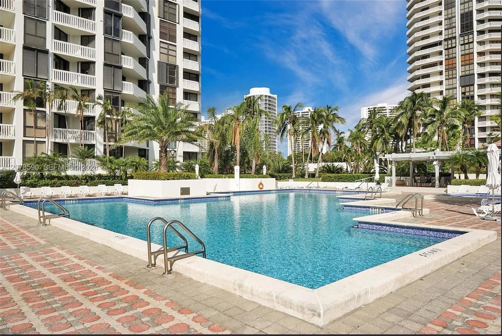 1000 W Island Boulevard