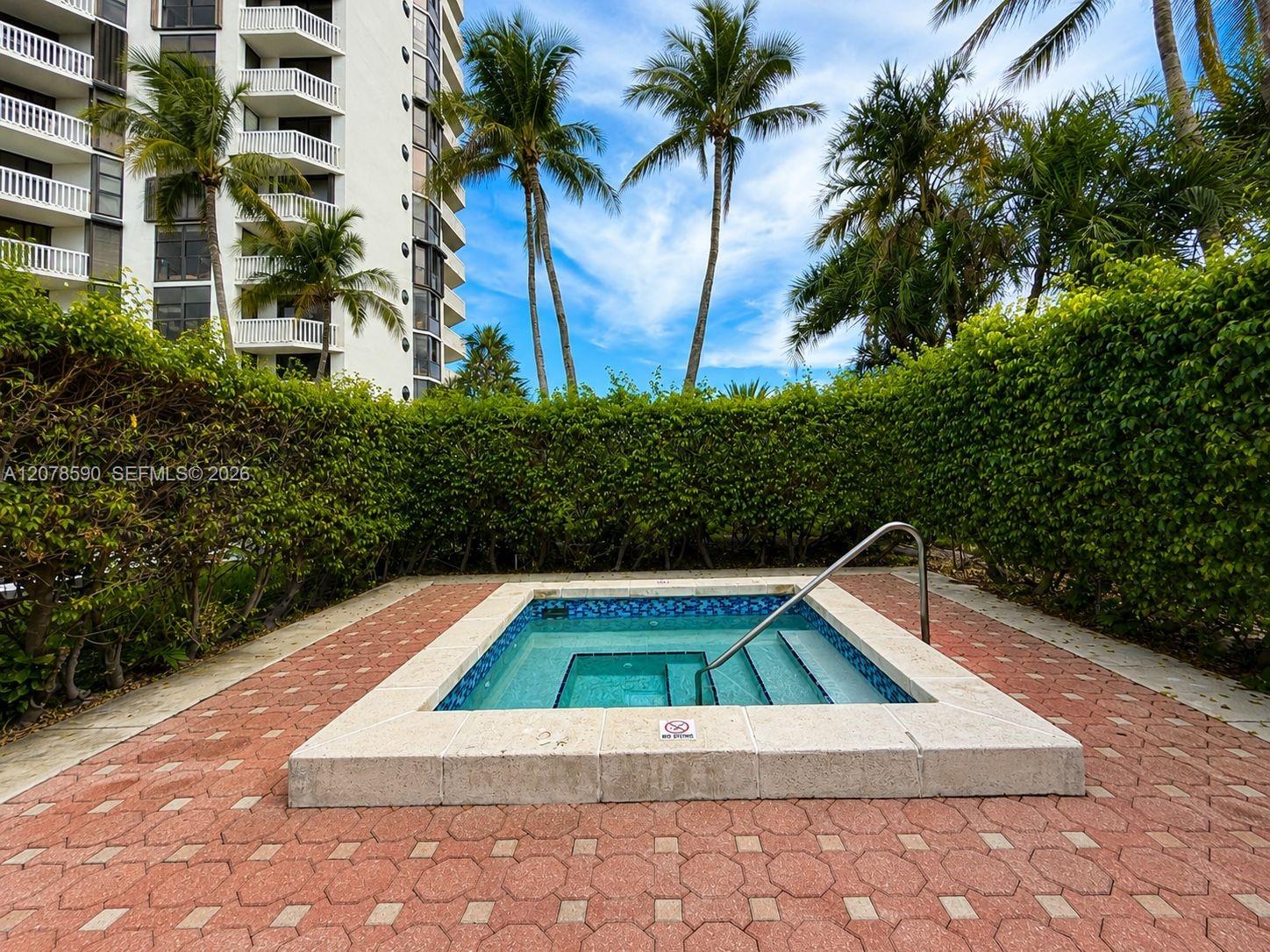 1000 W Island Boulevard