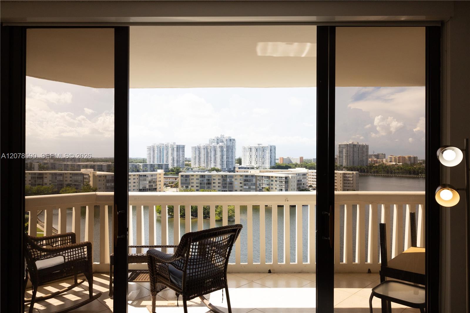 1000 W Island Boulevard